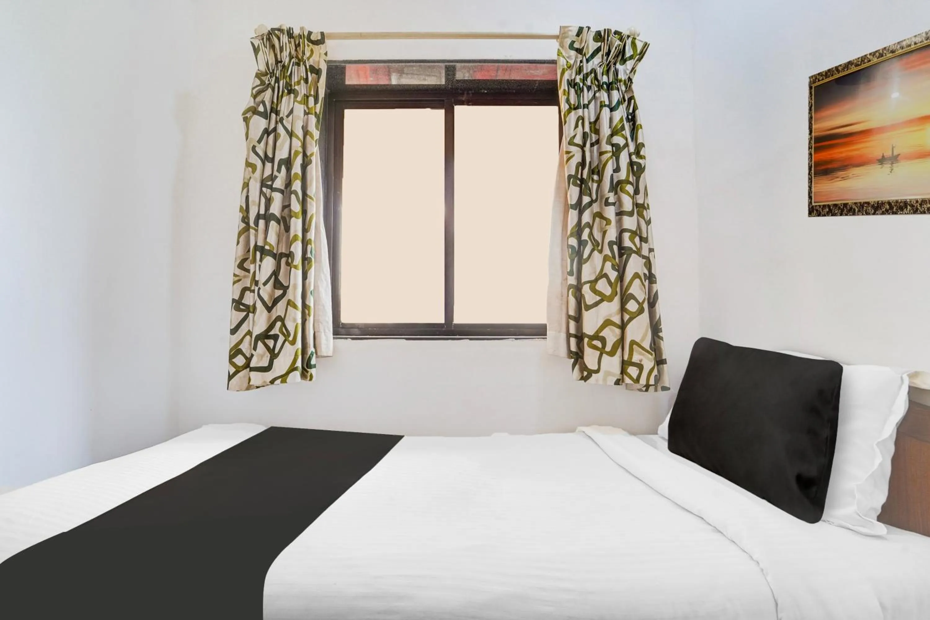 Bedroom, Bed in Townhouse Calangute - Baga Circle Formerly Park Avenue