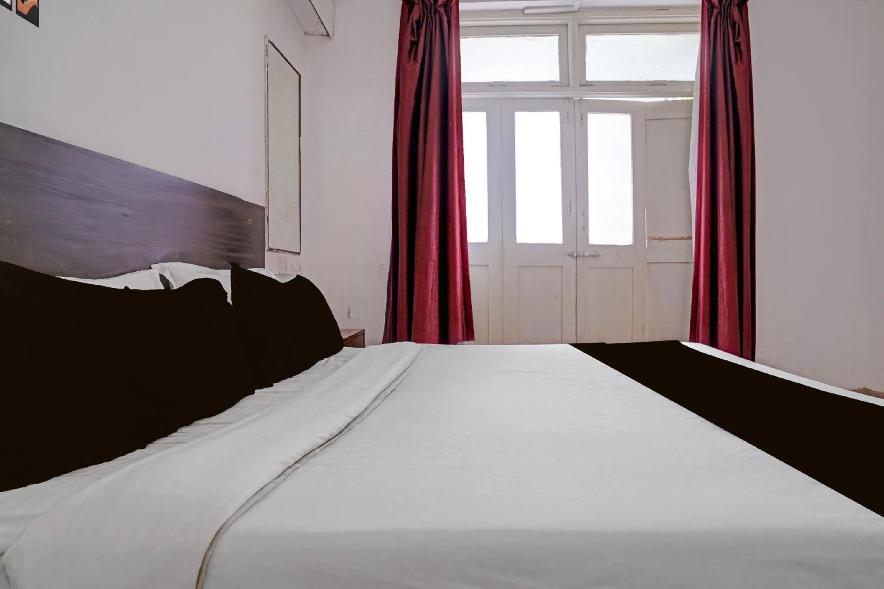 Bedroom, Bed in Townhouse Calangute - Baga Circle Formerly Park Avenue