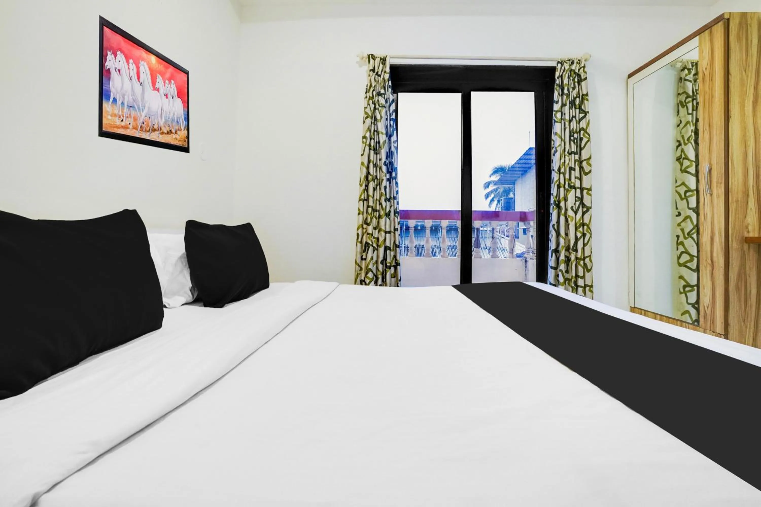 Bedroom, Bed in Townhouse Calangute - Baga Circle Formerly Park Avenue