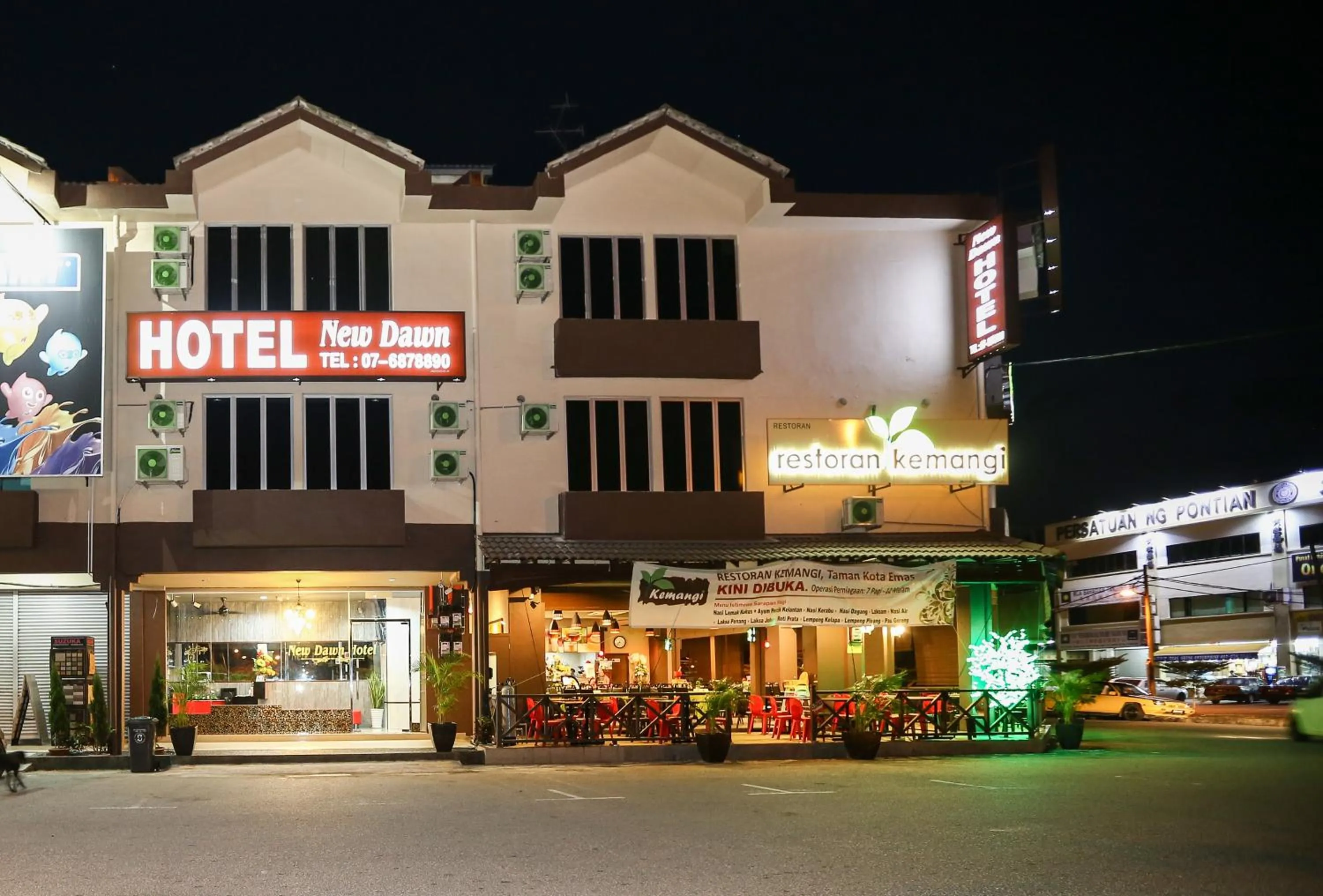 Facade/entrance in New Dawn Hotel Pontian Sdn Bhd
