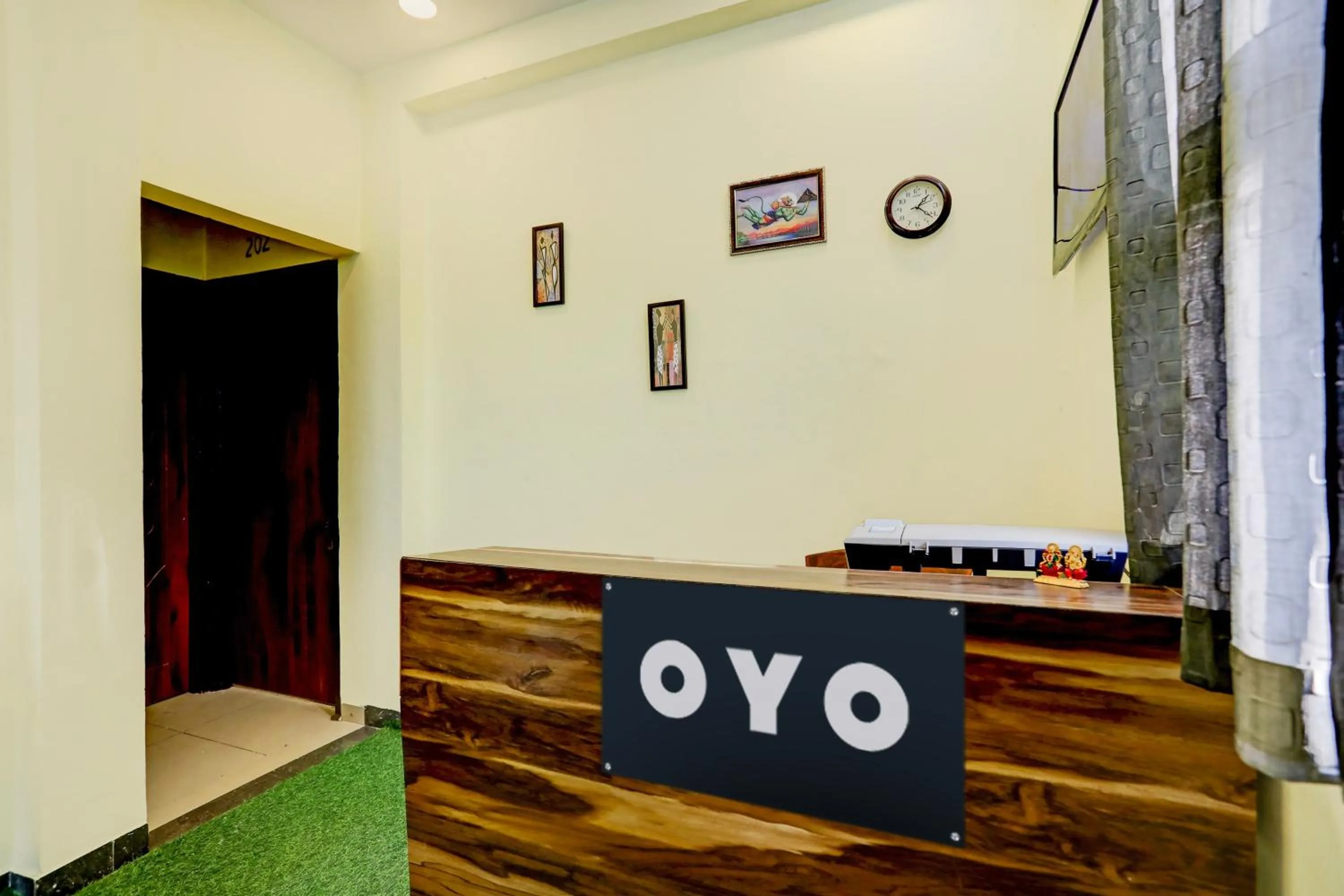 Lobby or reception in Hotel O HILL VIEW LUXURIOUS ROOMS