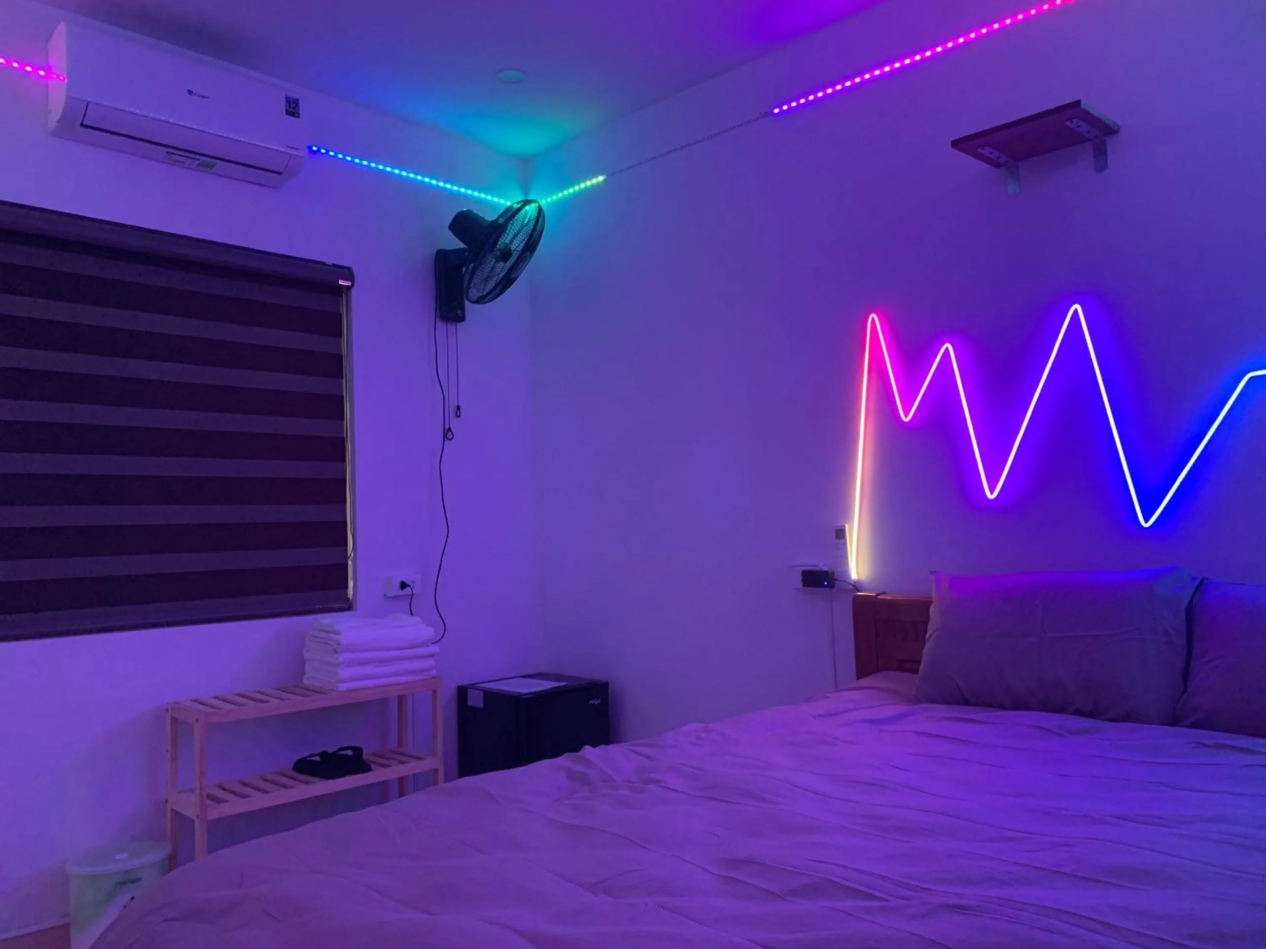 Bed in X-Stay Thư Trung