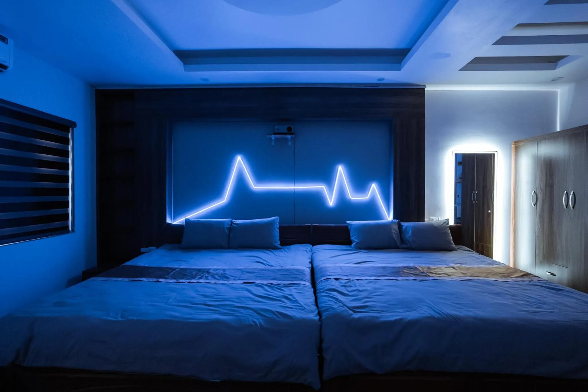 Bed in X-Stay Thư Trung