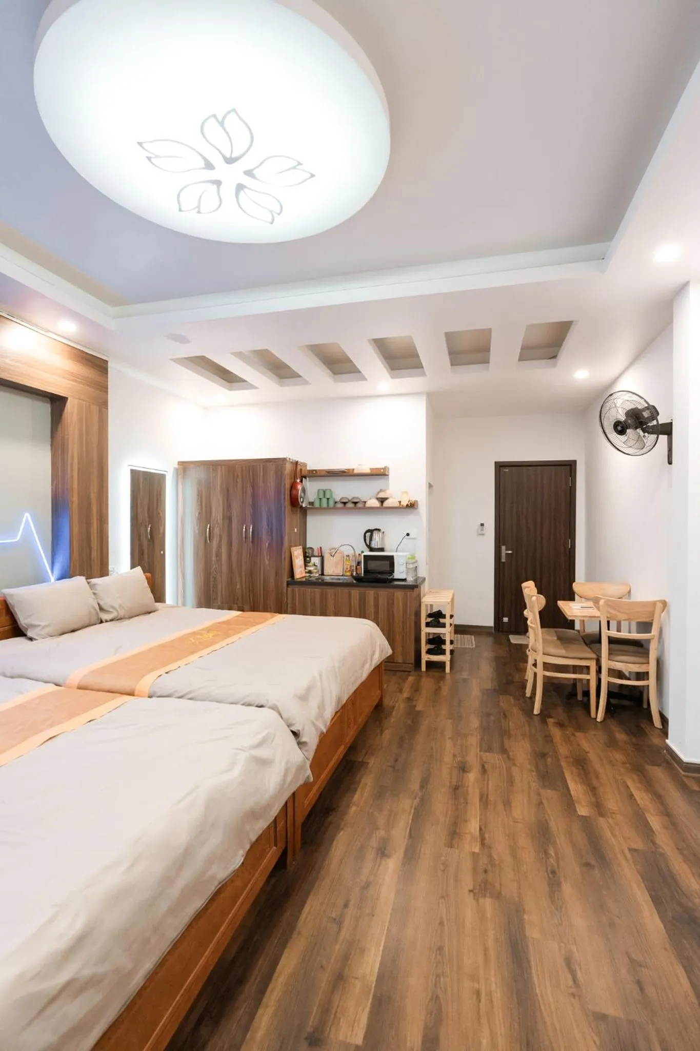 Bed in X-Stay Thư Trung