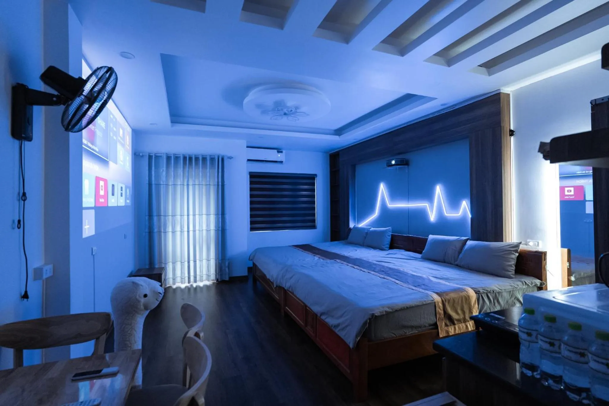 Bed in X-Stay Thư Trung