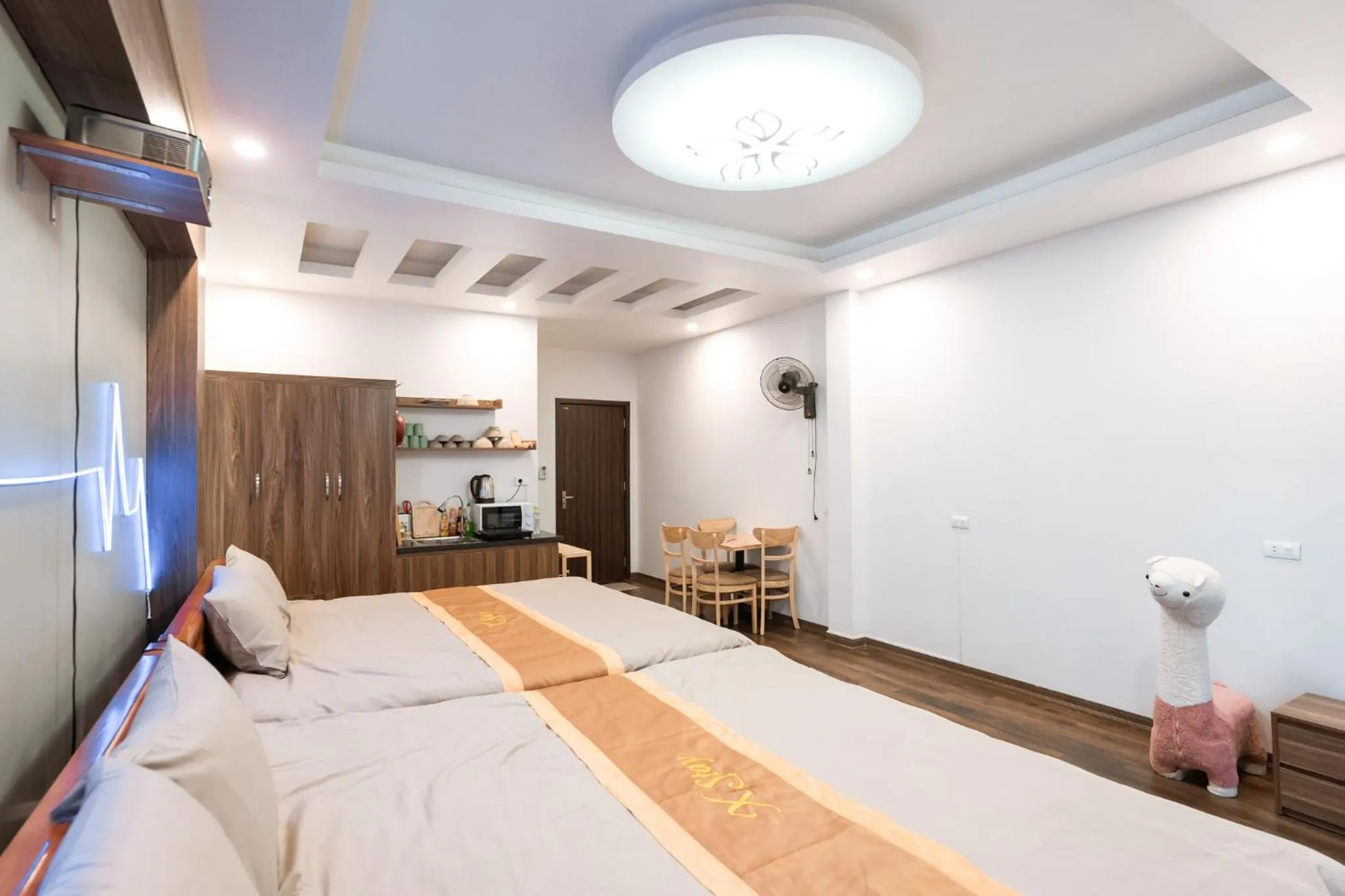 Bed in X-Stay Thư Trung