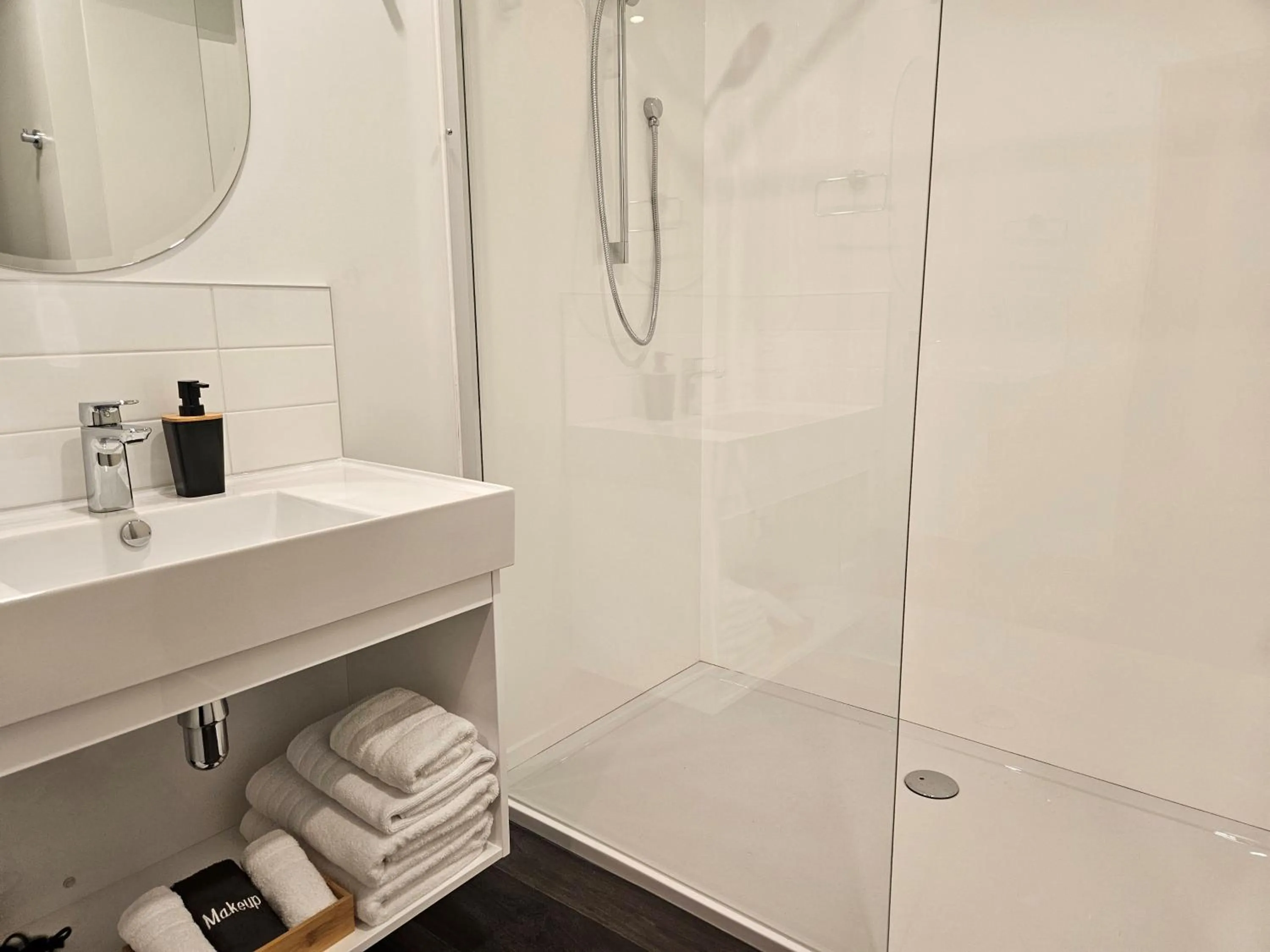 Shower in Alps Motel & Apartments