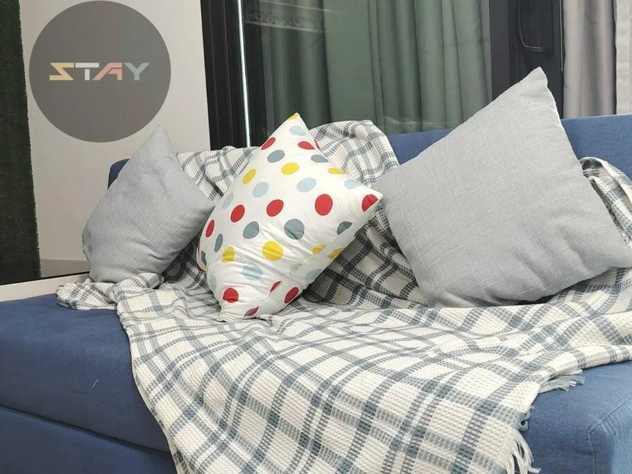 Bed in Almas Suites Cozy King Bed Studio Netflix By STAY