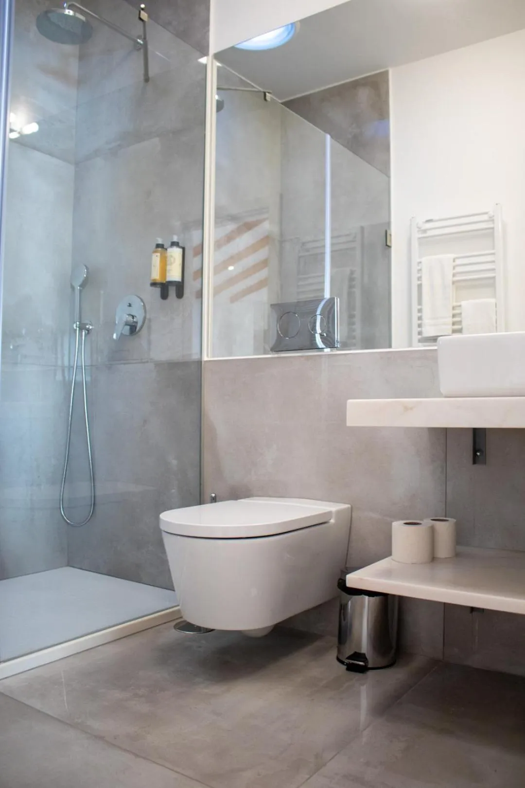 Bathroom in The Luggage