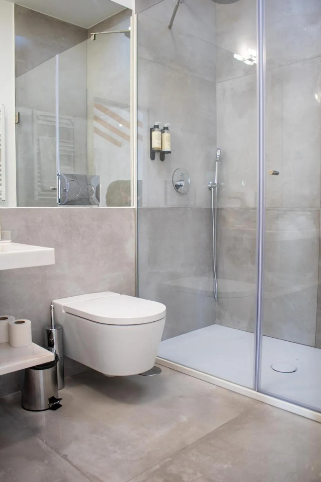 Toilet in The Luggage