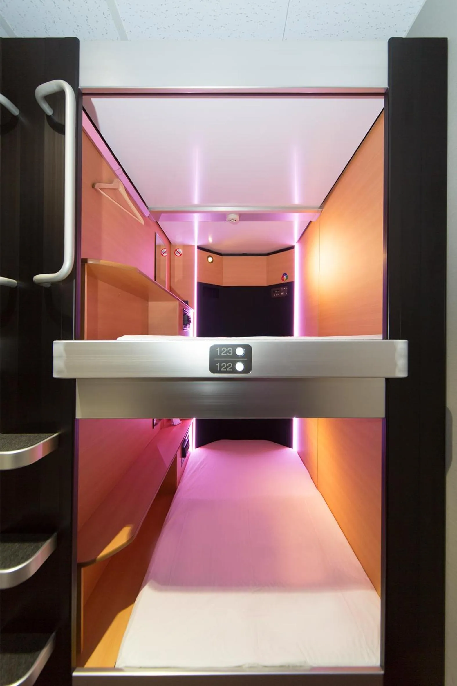 Photo of the whole room, Bed in The Lodge Moiwa 834