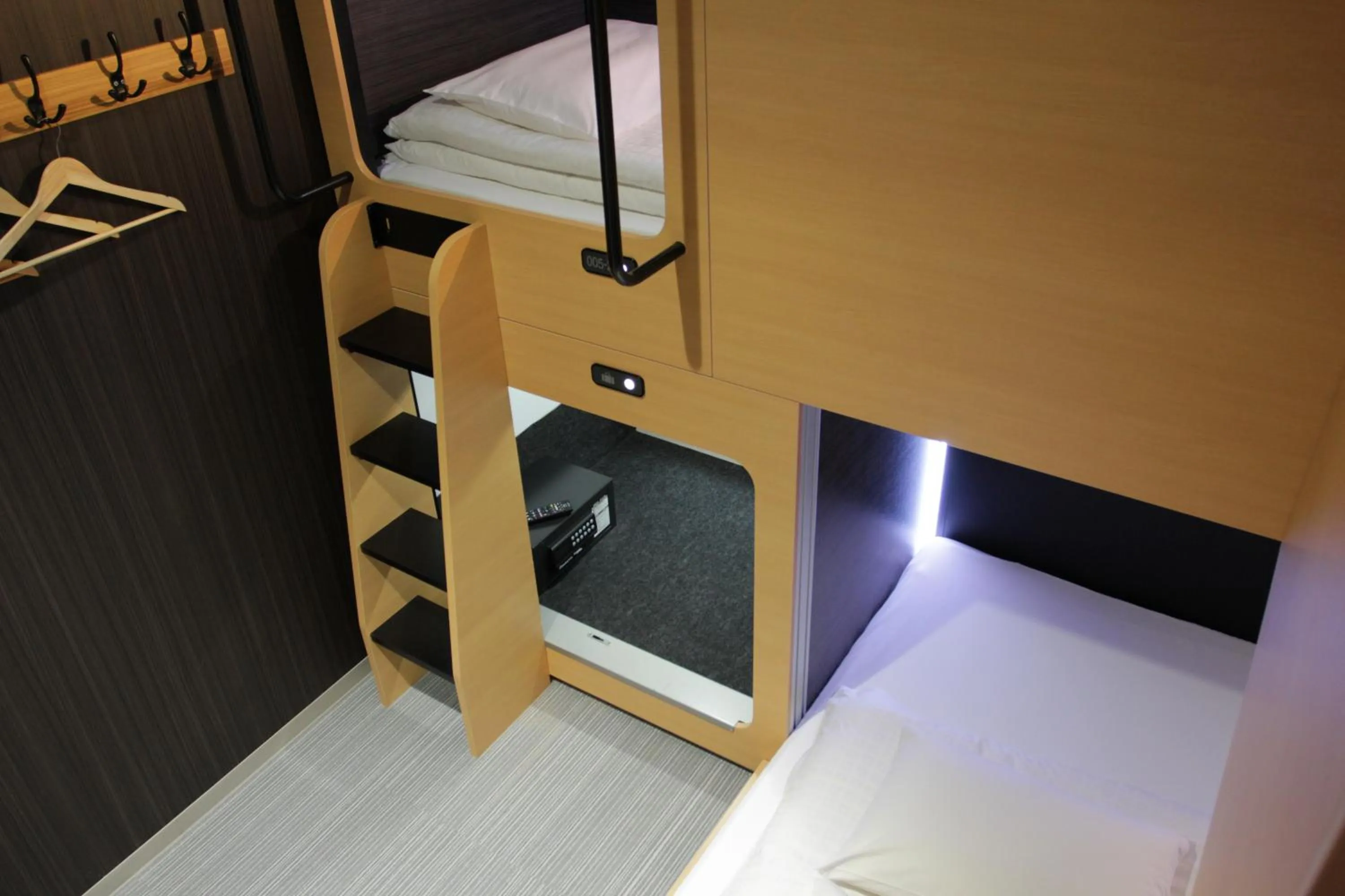 Photo of the whole room, Bed in The Lodge Moiwa 834