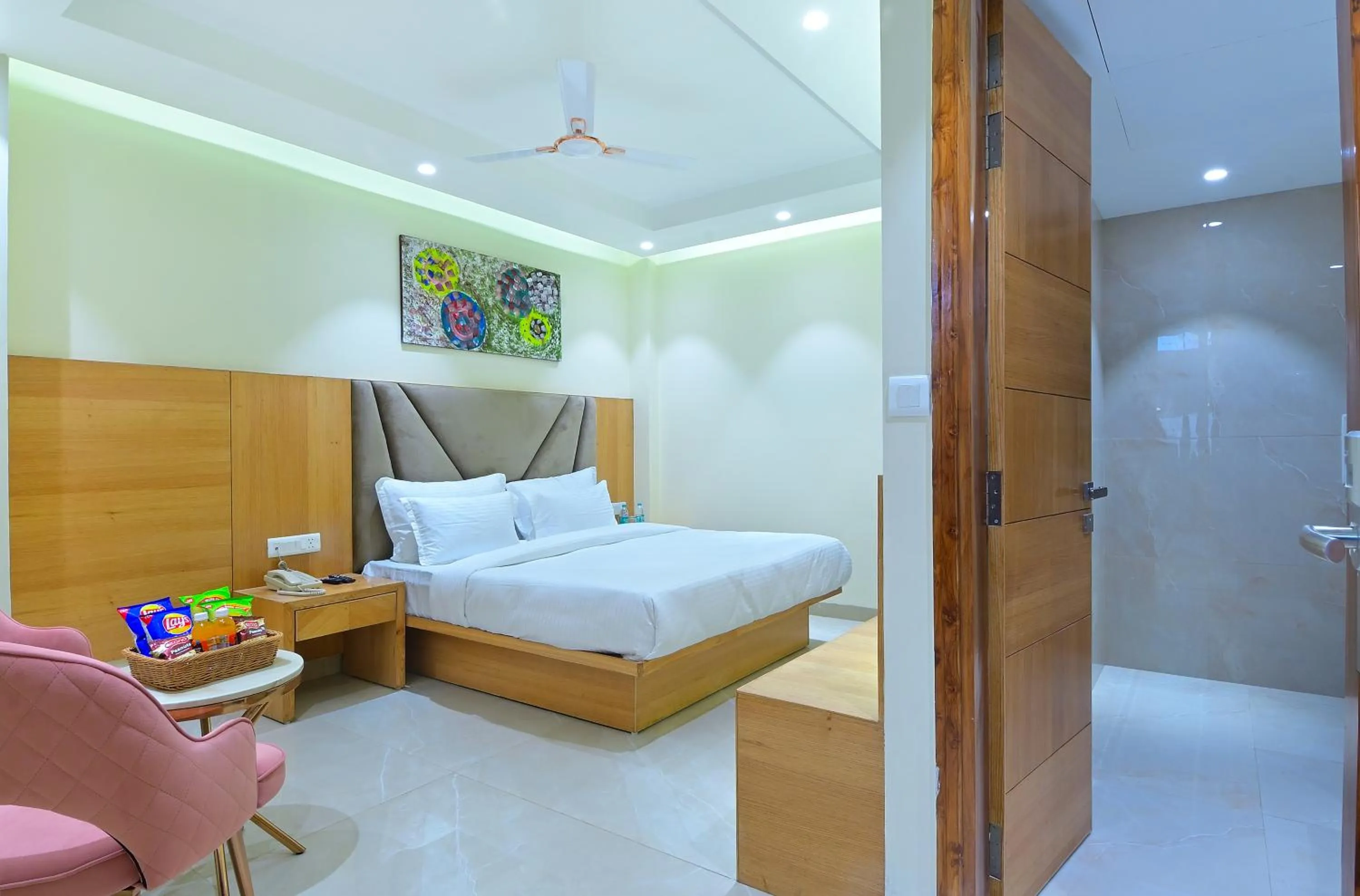 Photo of the whole room, Bed in HOTEL SHANDON-2 Mins From Connaught Place