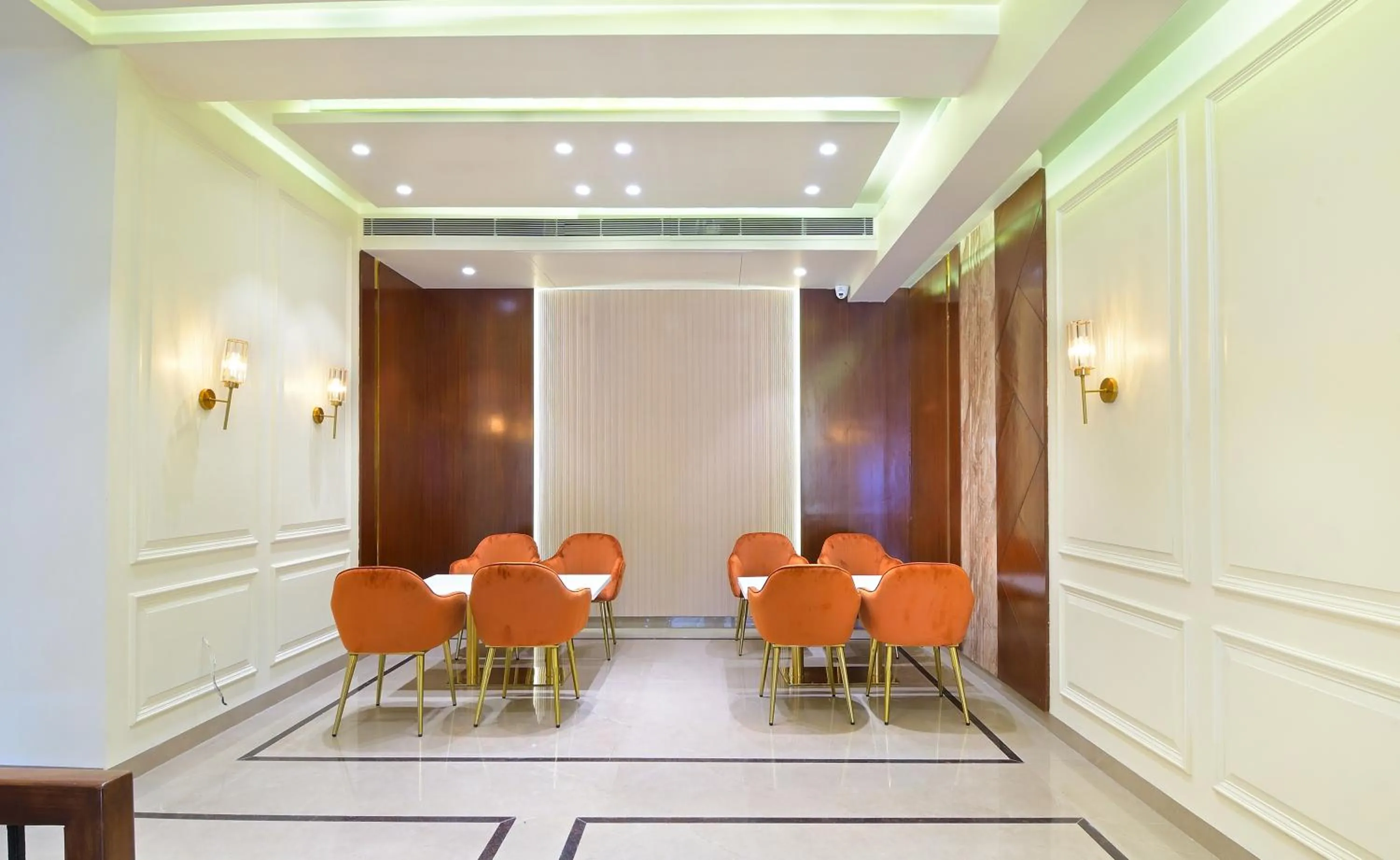 Restaurant/places to eat in HOTEL SHANDON-2 Mins From Connaught Place