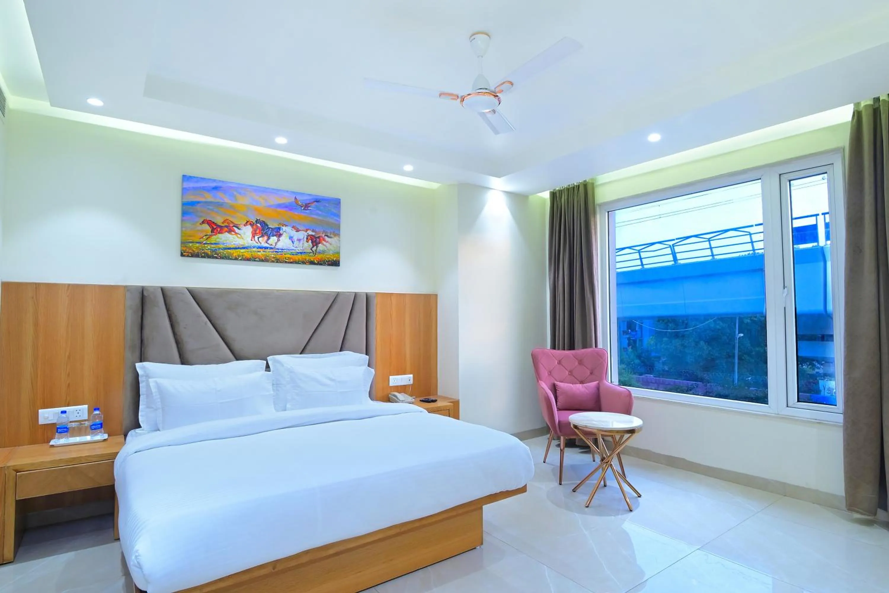 Photo of the whole room, Bed in HOTEL SHANDON-2 Mins From Connaught Place