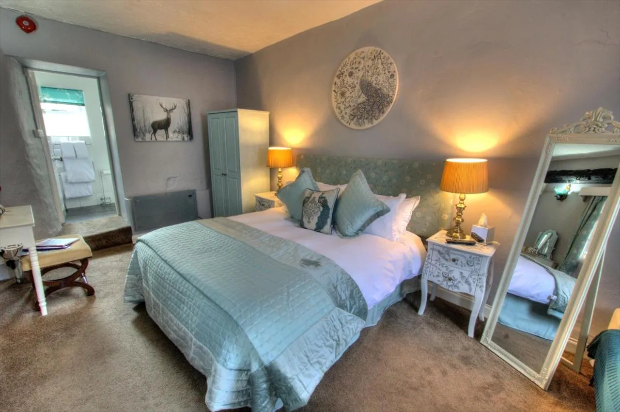 Bed in Dunster Castle Hotel