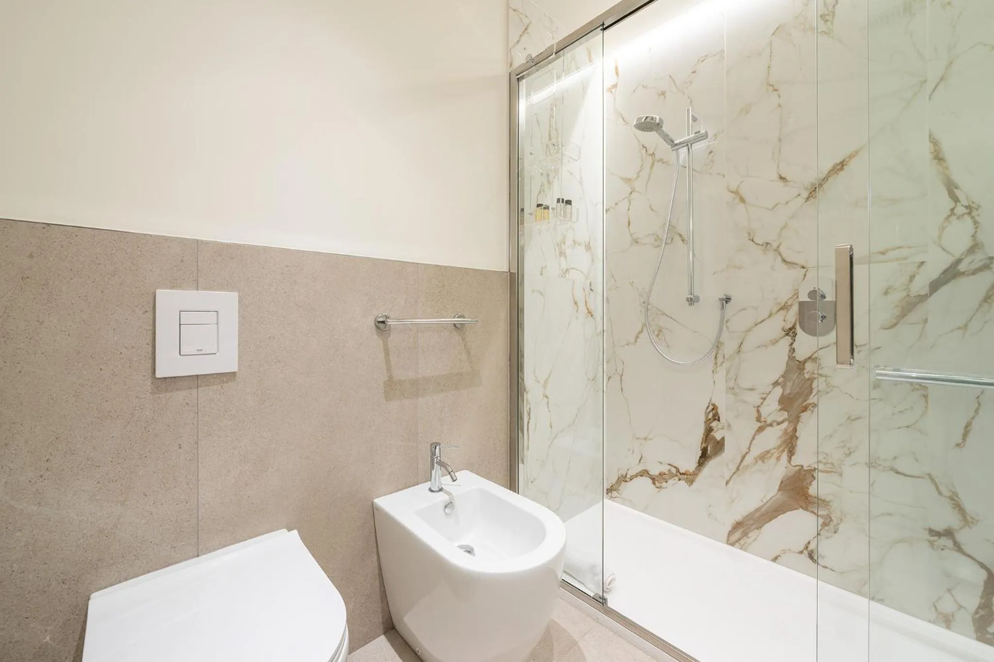 Bathroom in Karalin Sonnino Suites