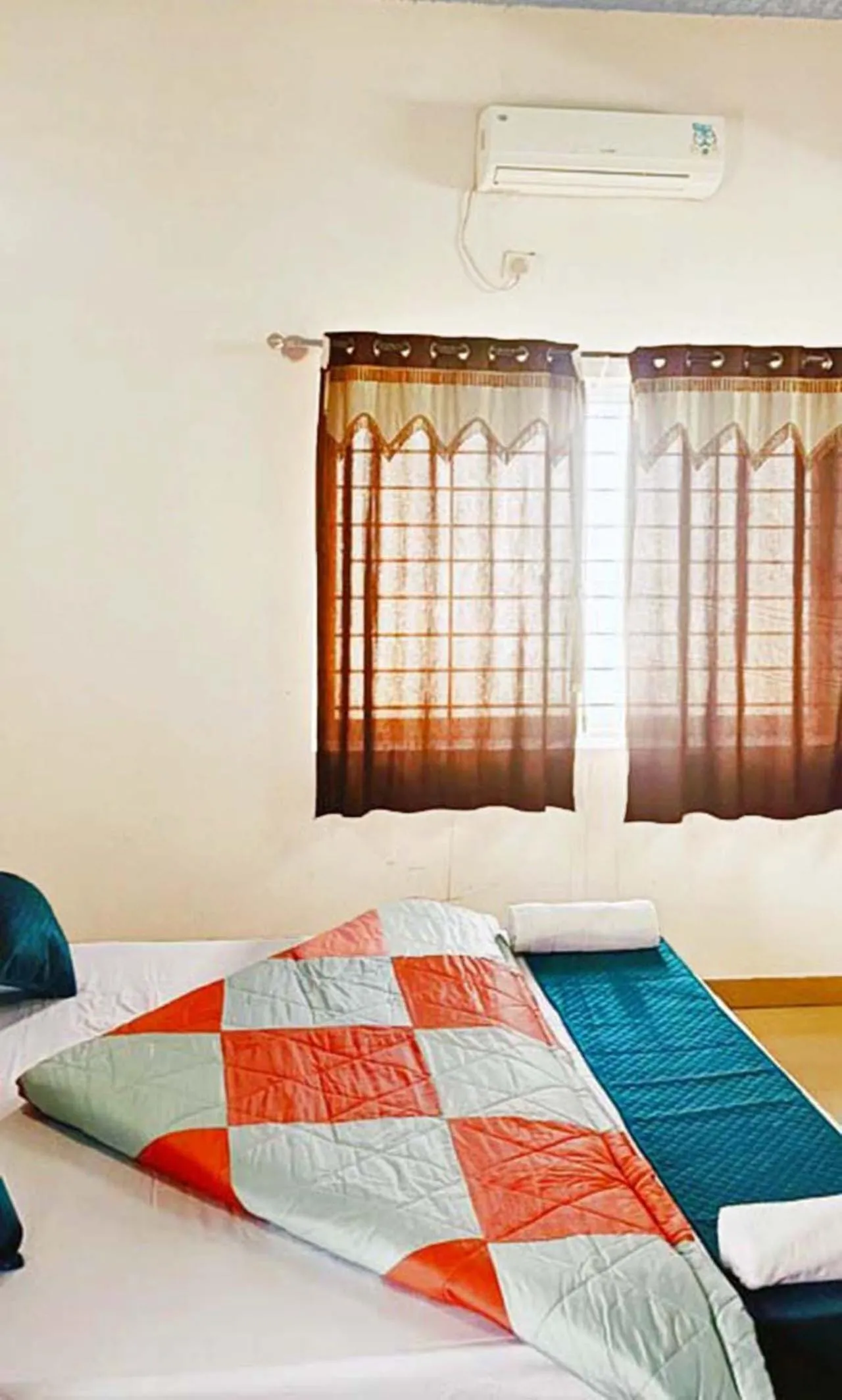 Savanur Deluxe Lodge
