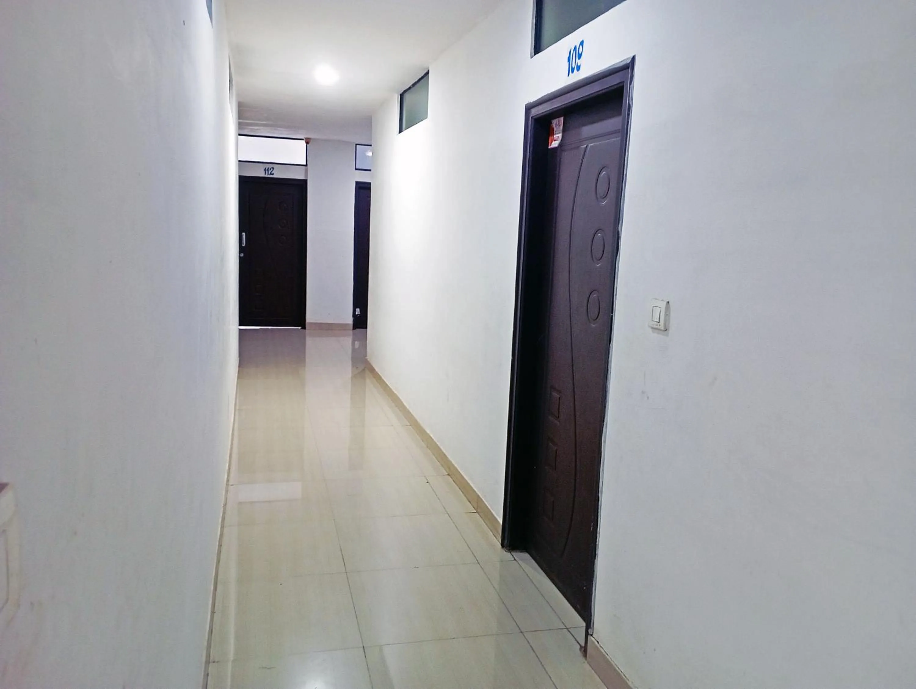 Area and facilities in Savanur Deluxe Lodge