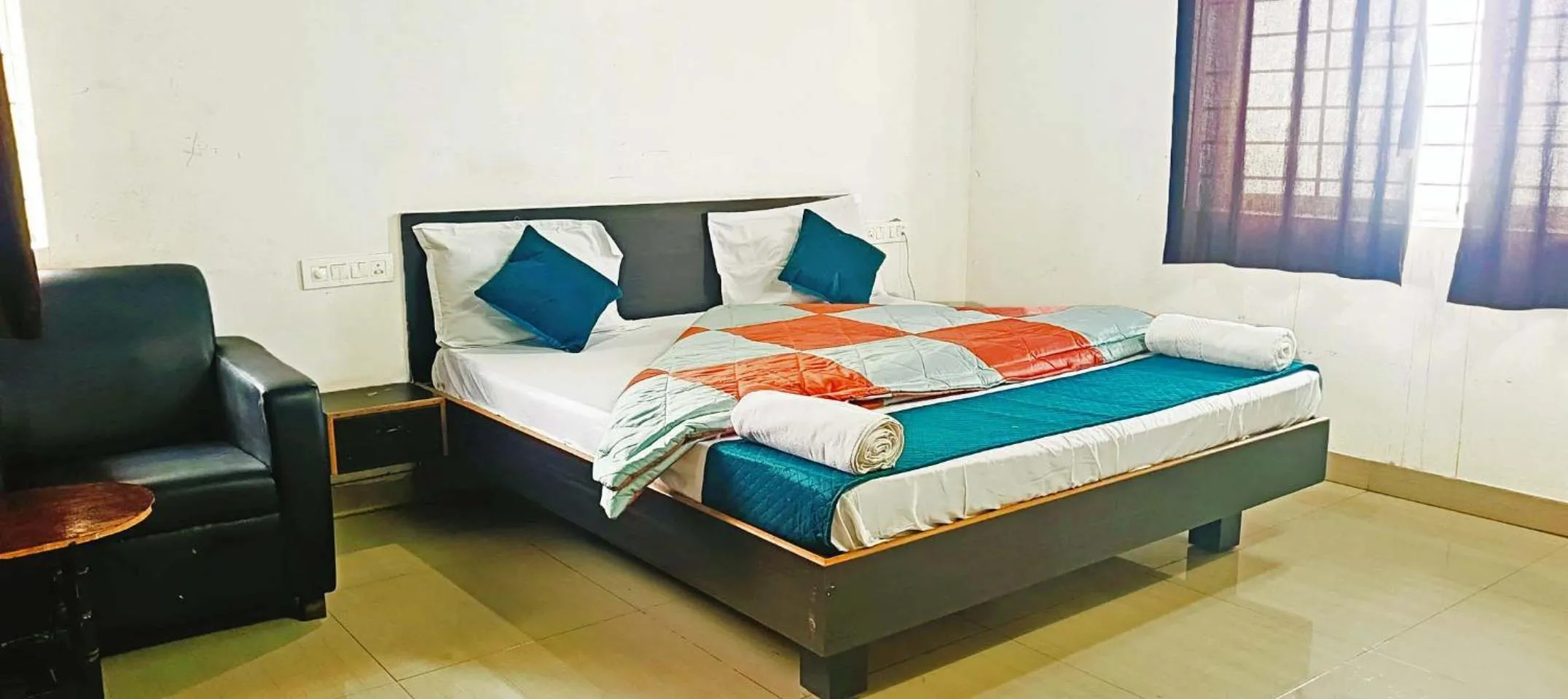 Savanur Deluxe Lodge