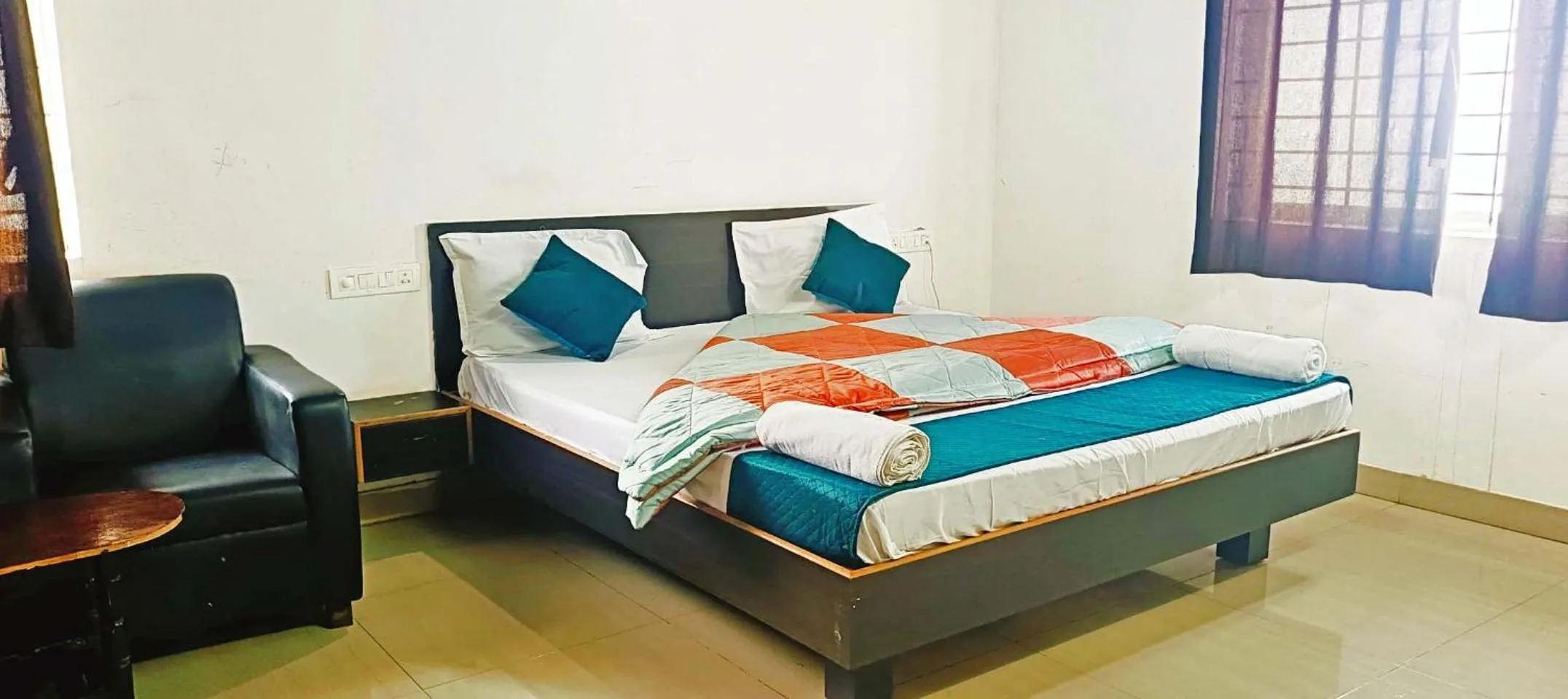 Savanur Deluxe Lodge