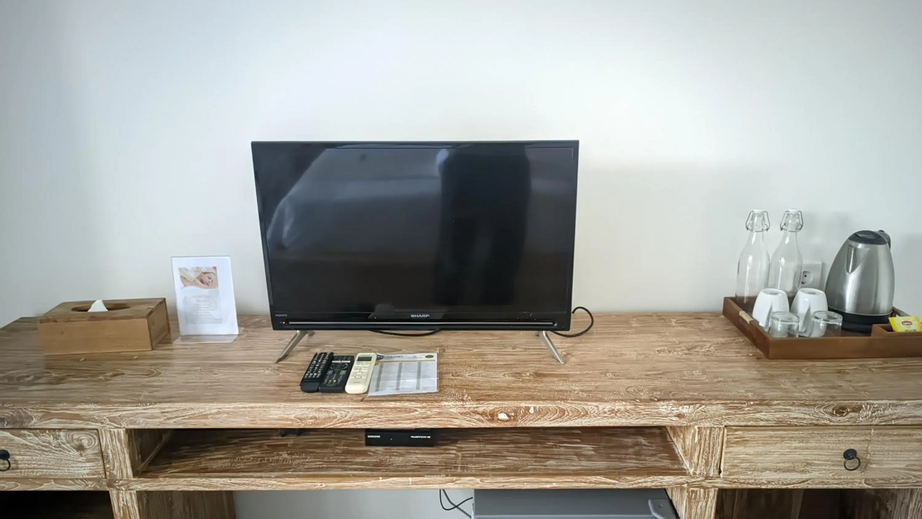 TV and multimedia in Sujiwa Ubud Hotel & Villa