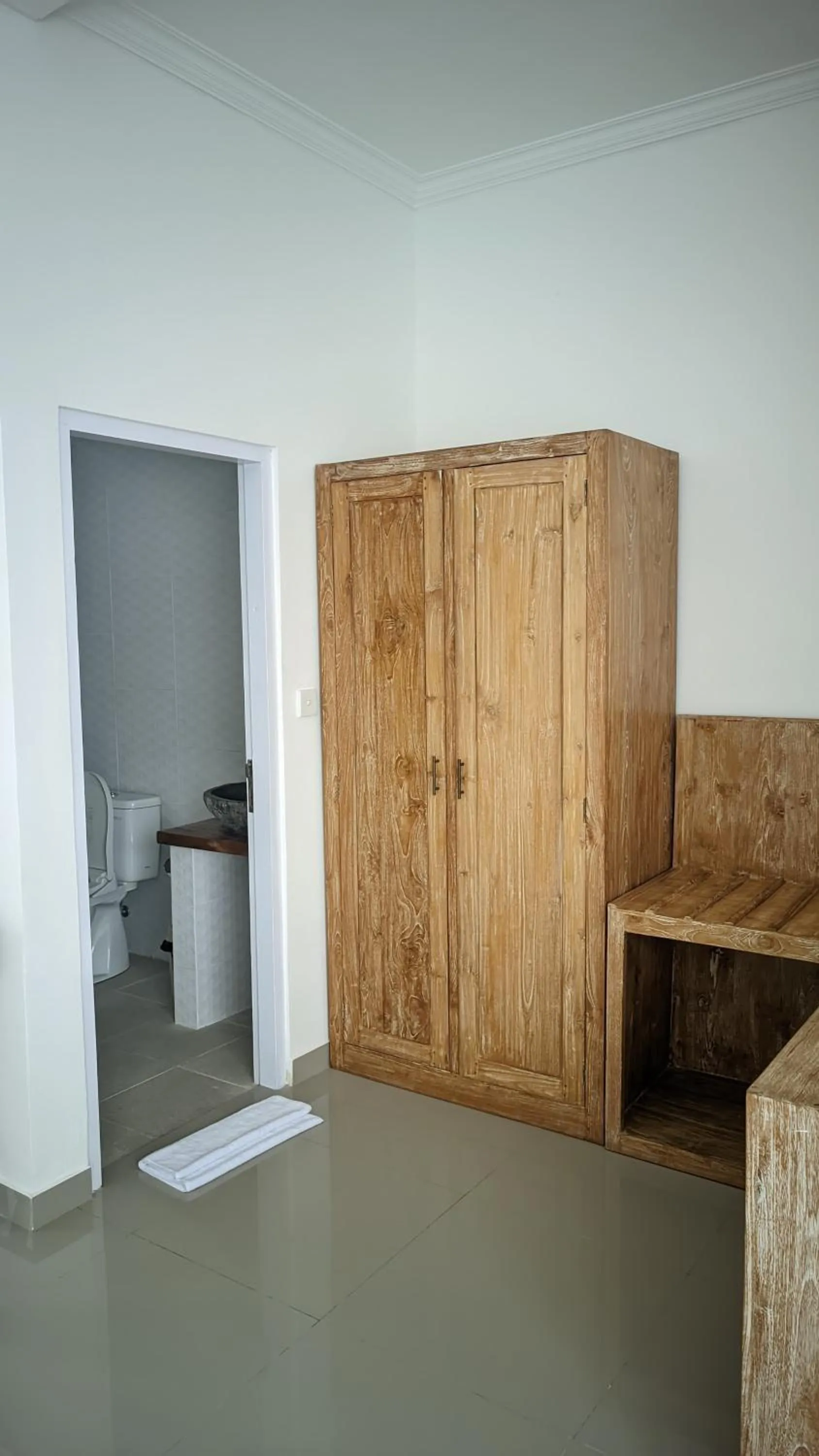 wardrobe in Sujiwa Ubud Hotel & Villa