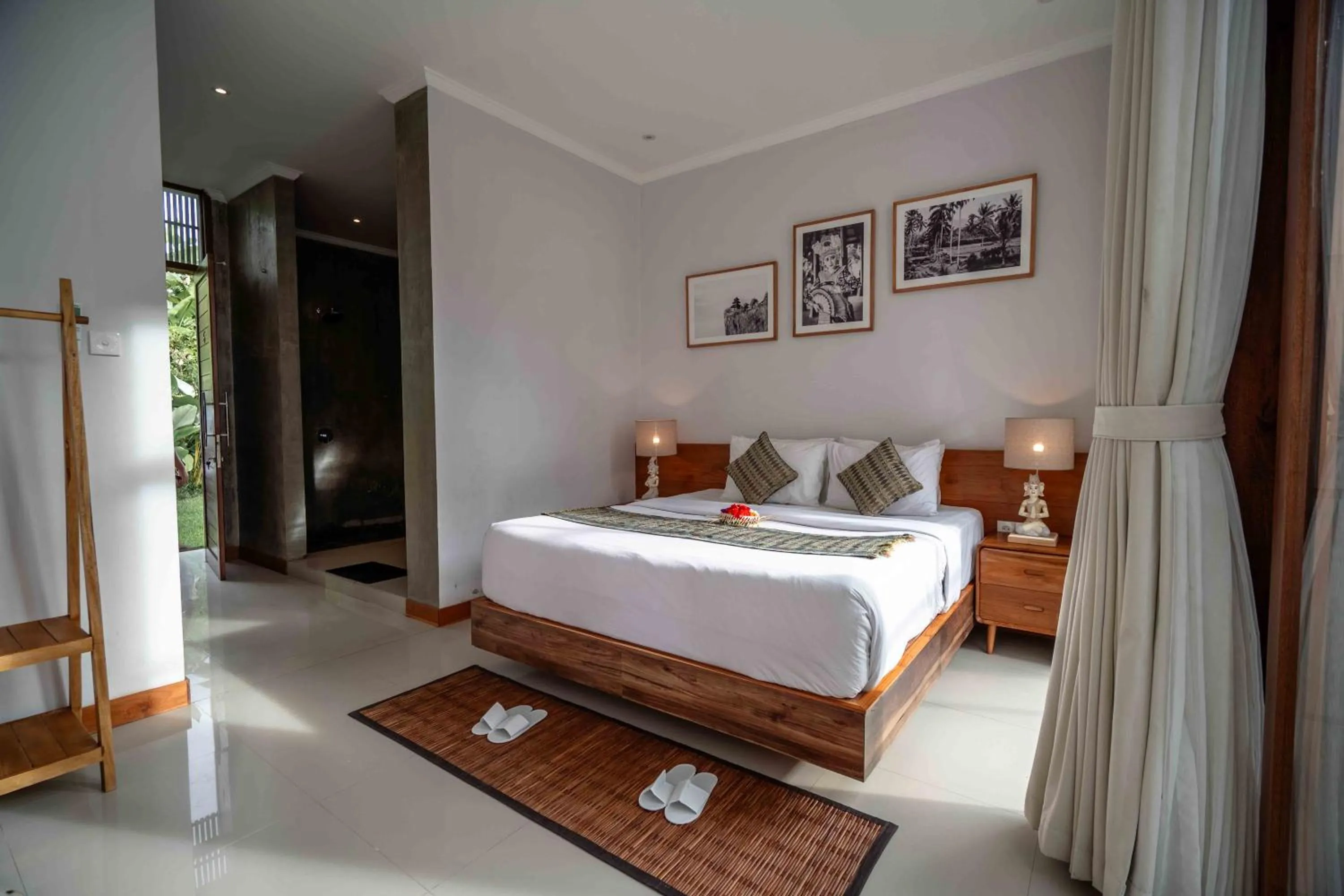 Bed in Suarsena Bisma Ubud