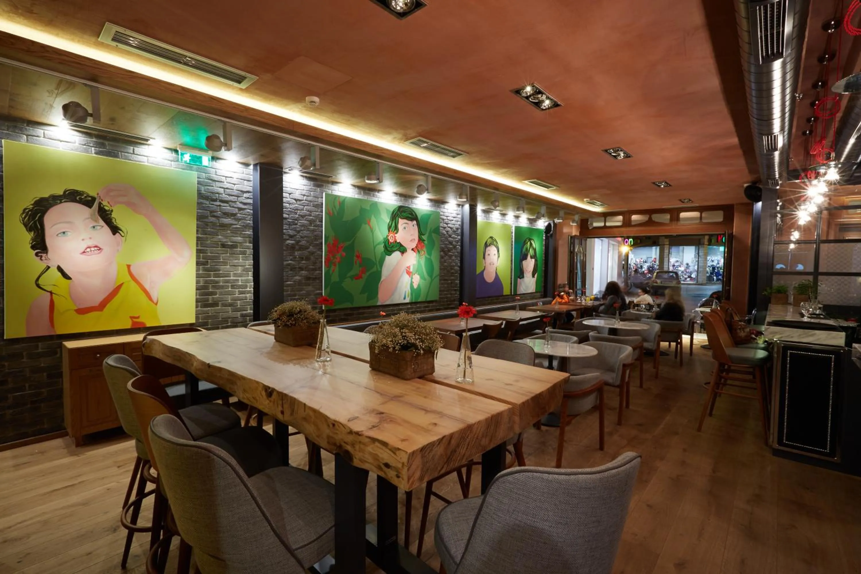 Restaurant/places to eat in Veritas Boutique Art Hotel
