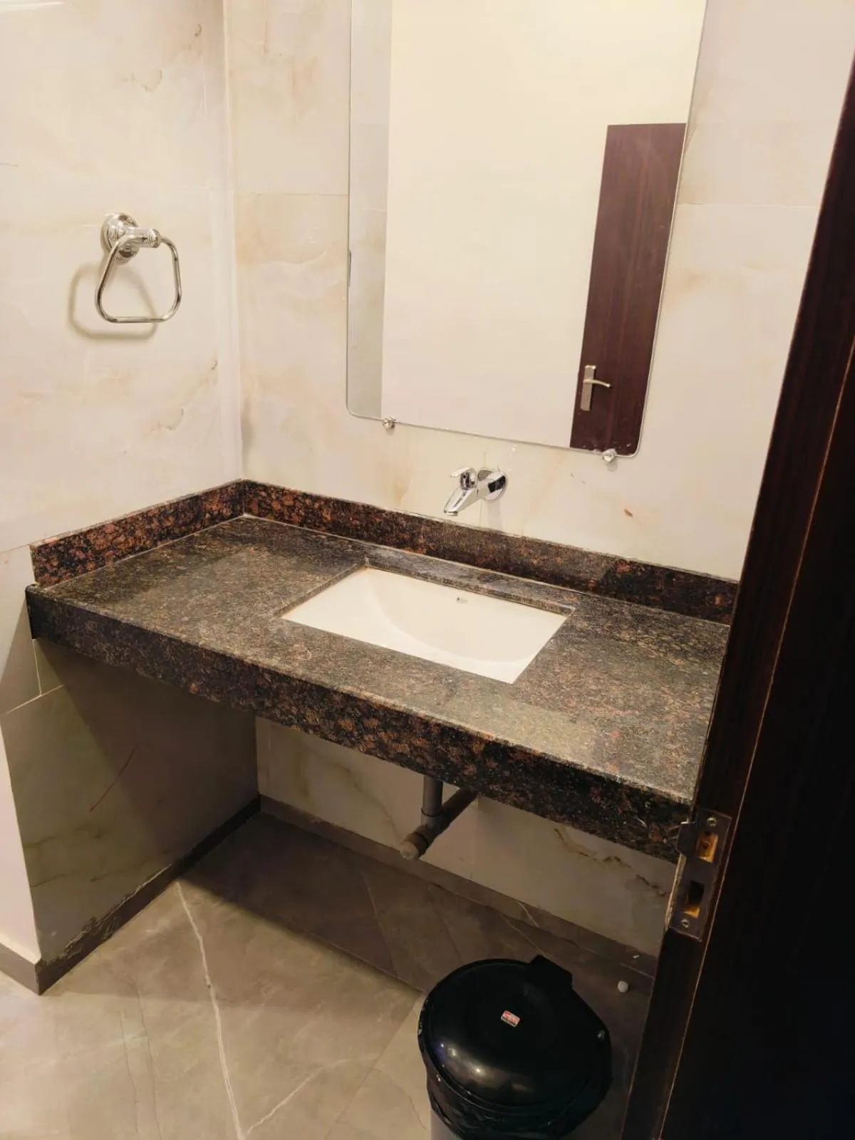 Bathroom in Hotel President Palace, Akkalkot