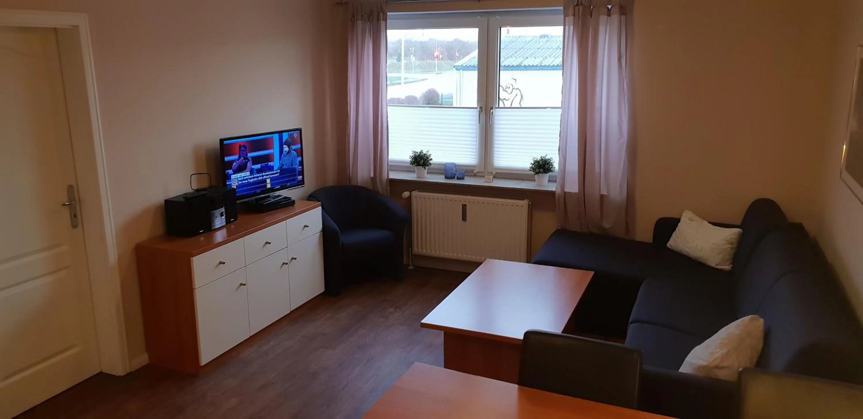 Staff in Airport Hotel One Aparthotel Sylt