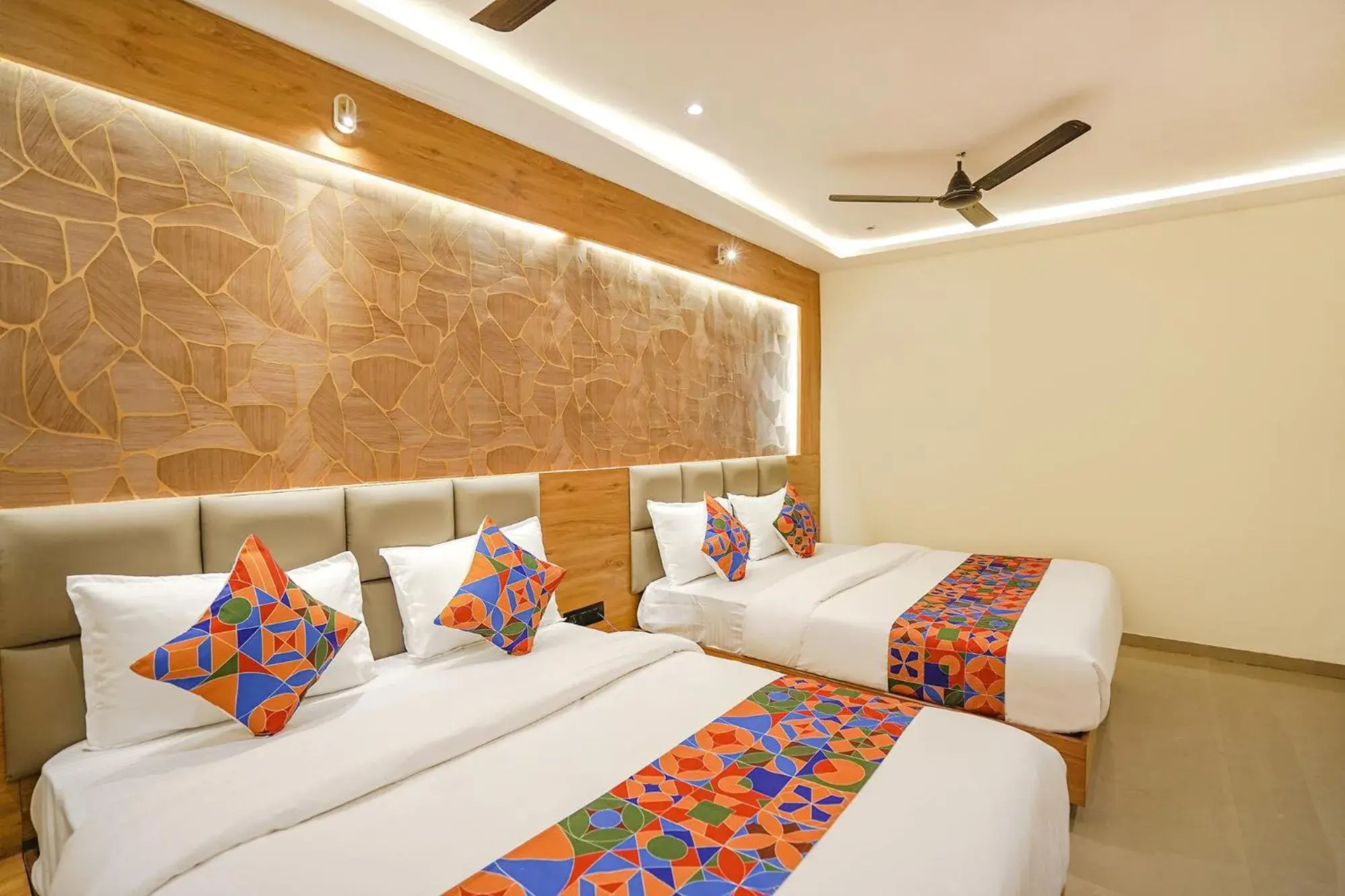 FabHotel Well Back FabHotel Well Back