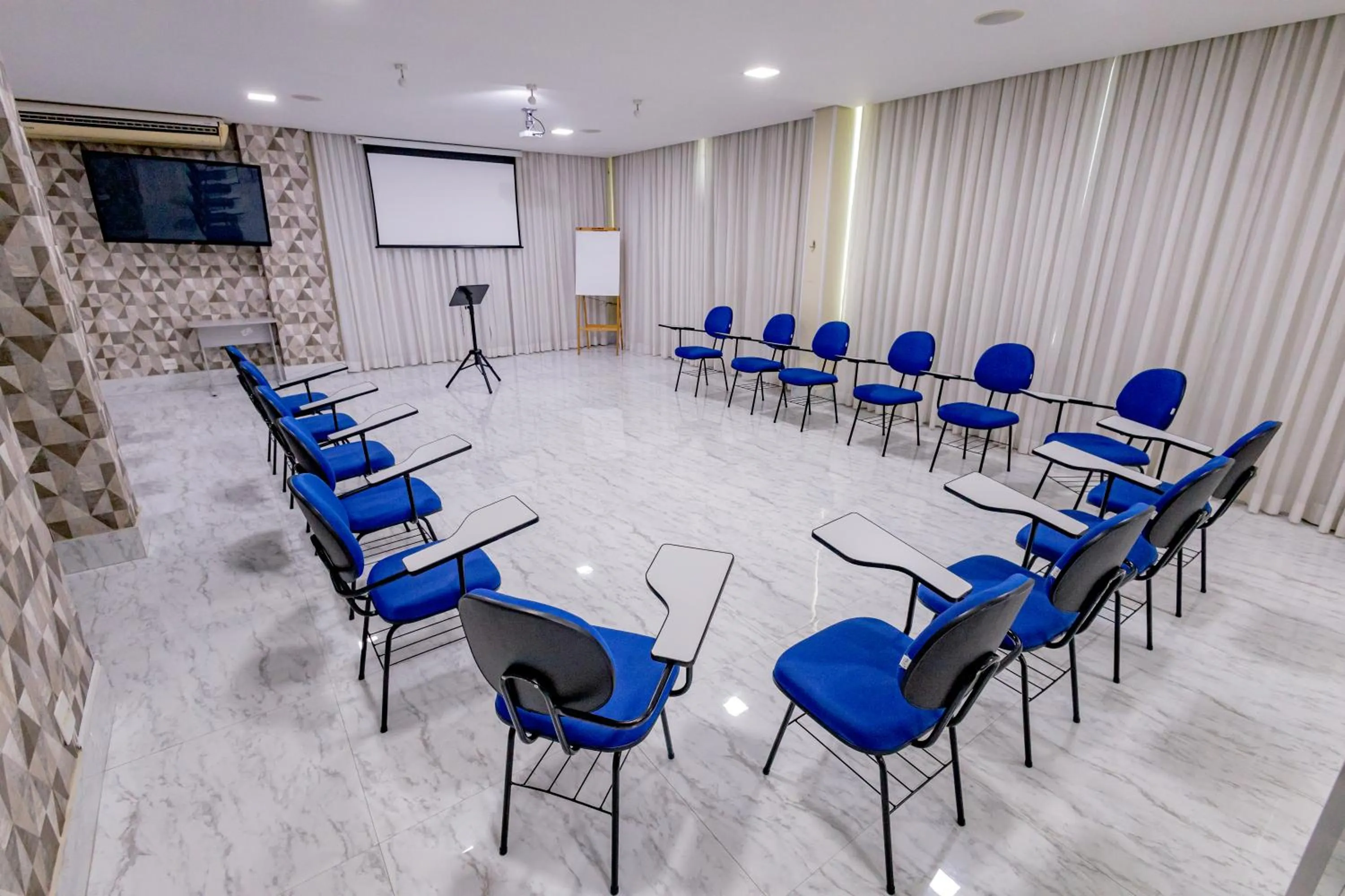 Meeting/conference room in Padom Business Hotel