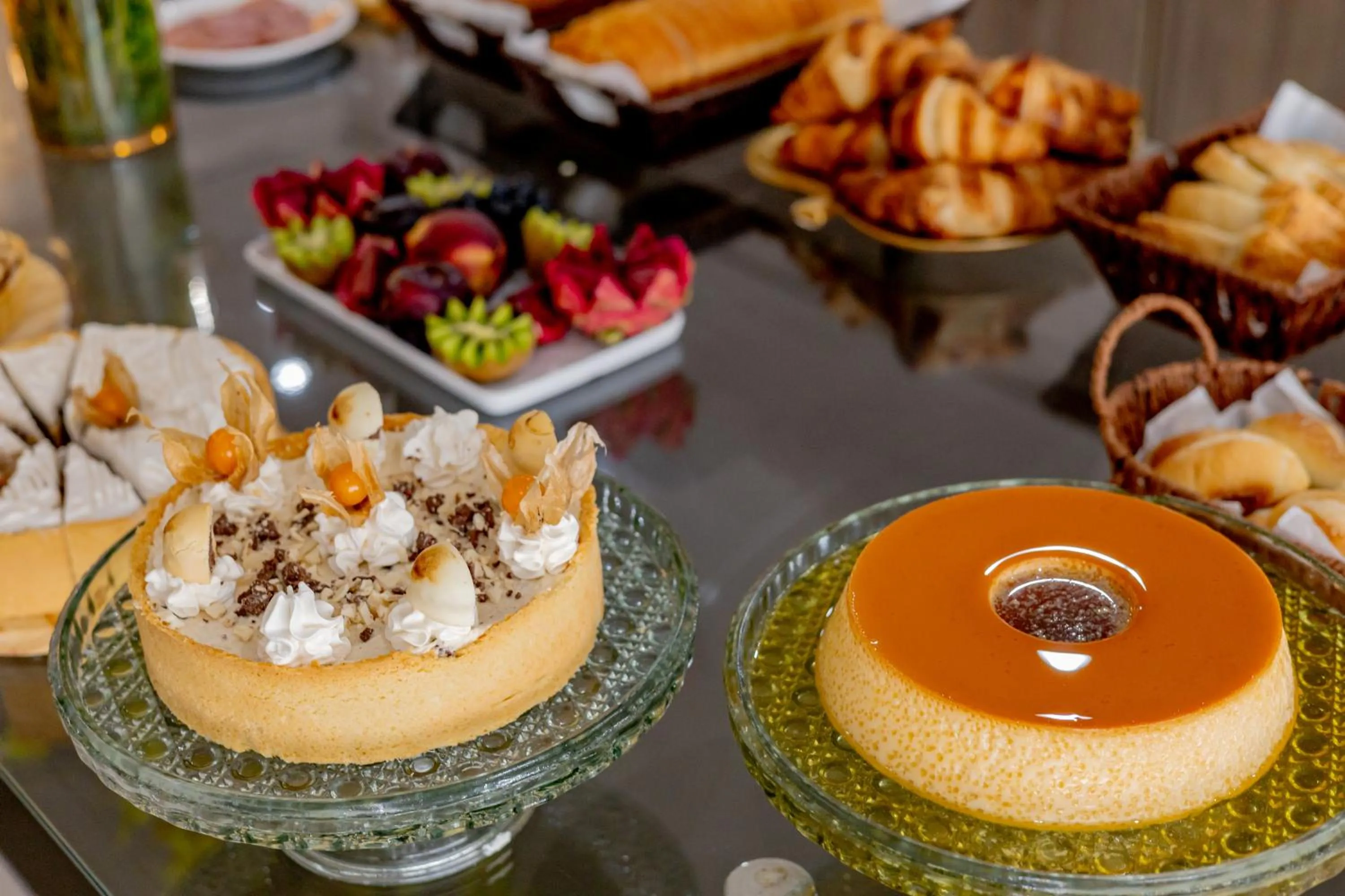 Breakfast in Padom Business Hotel