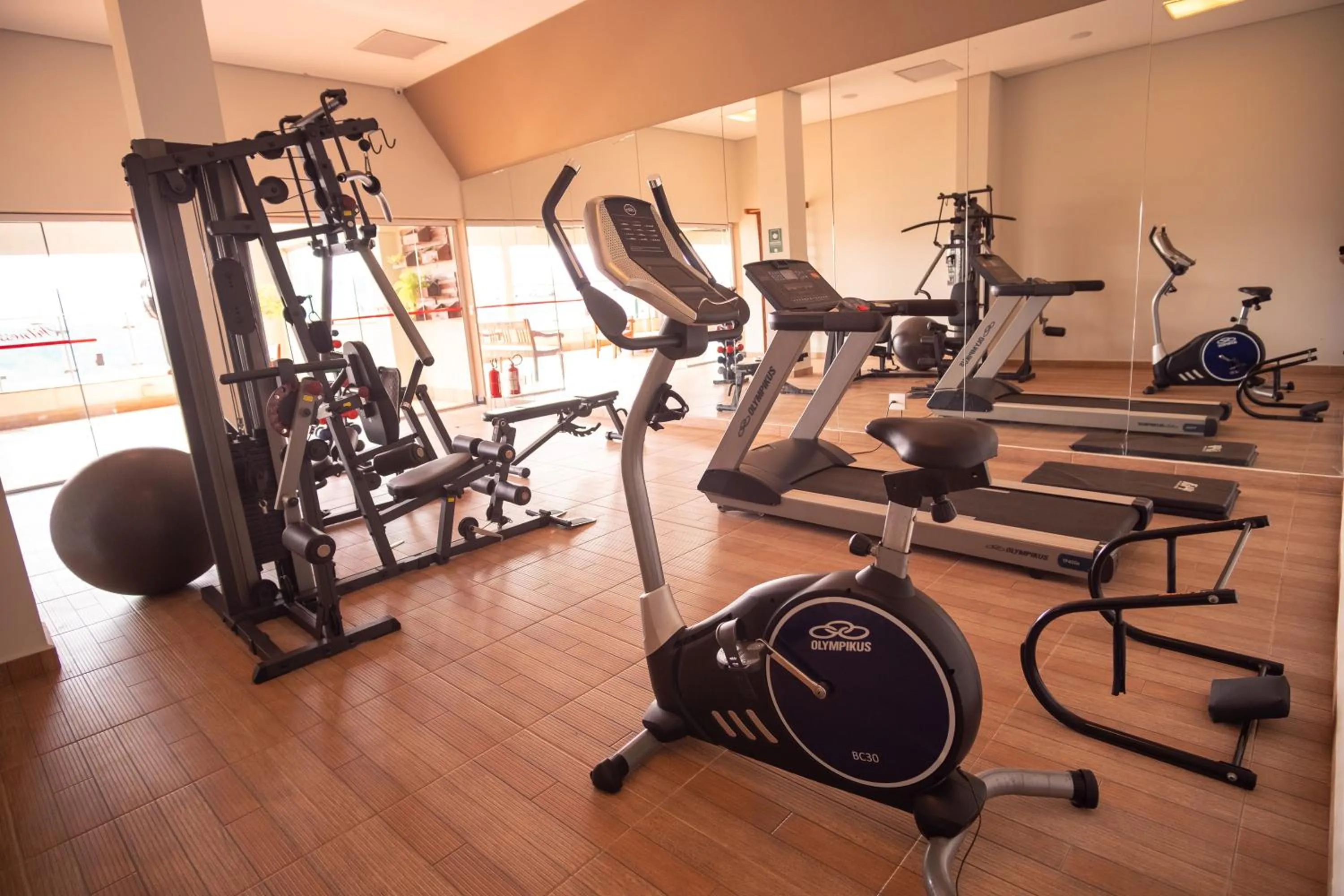 Fitness centre/facilities in Padom Business Hotel
