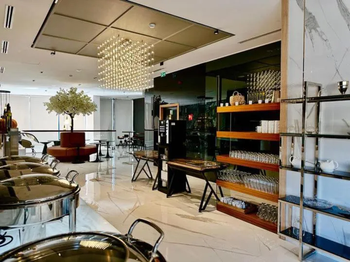 Restaurant/places to eat in ONYX by luna