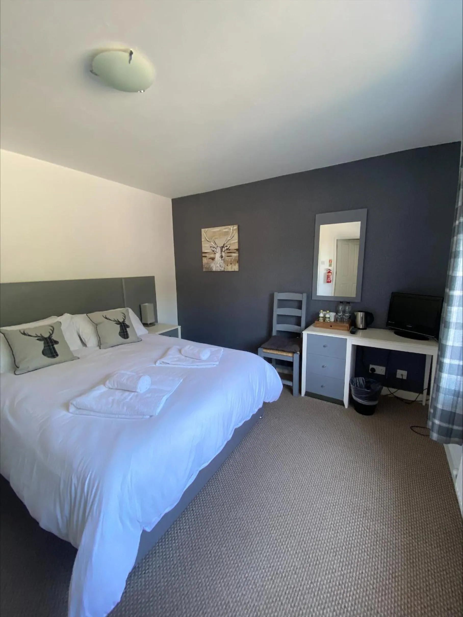 Bedroom in Burlton Inn