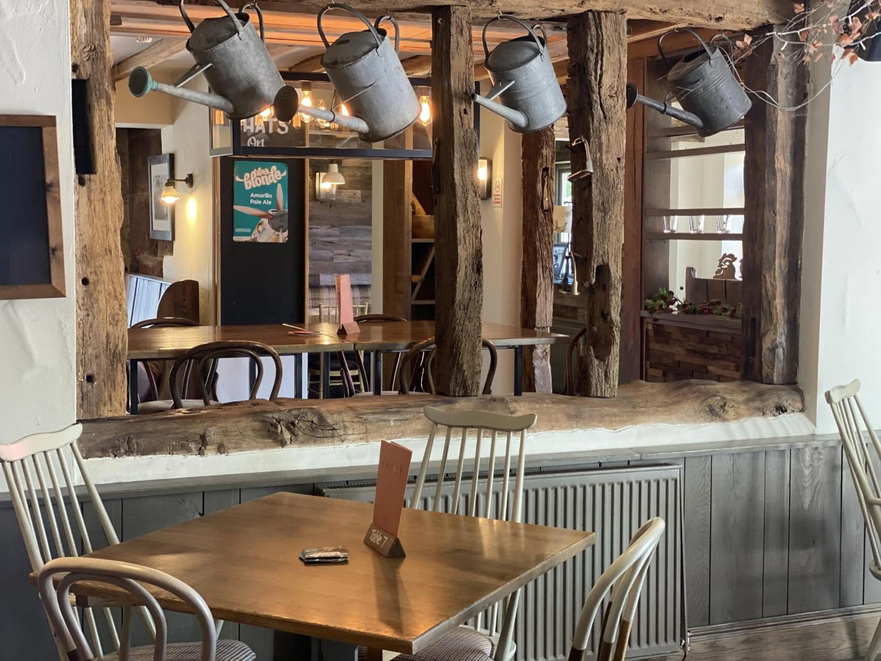 Food and drinks in Burlton Inn