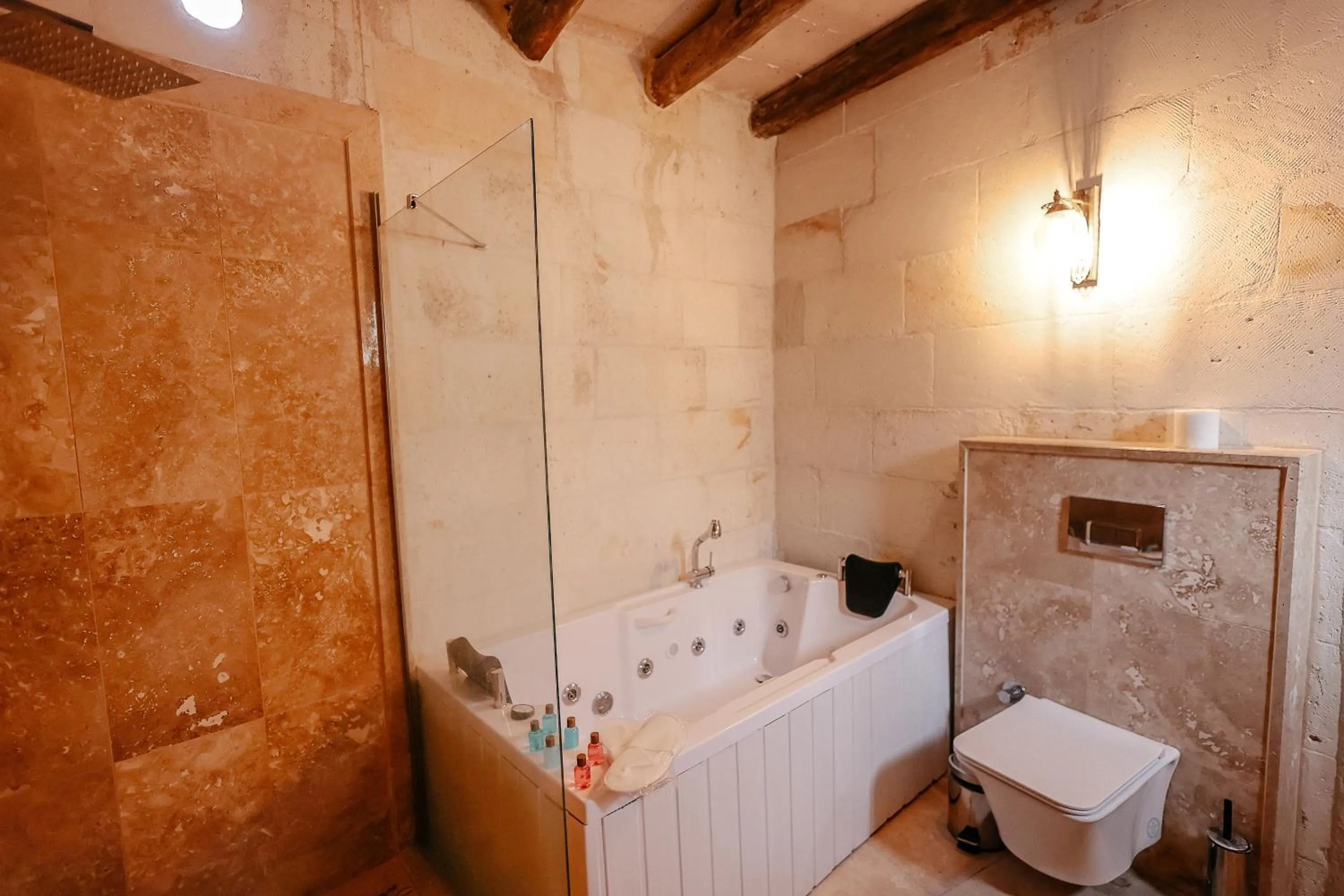 Zümrütü anka cave