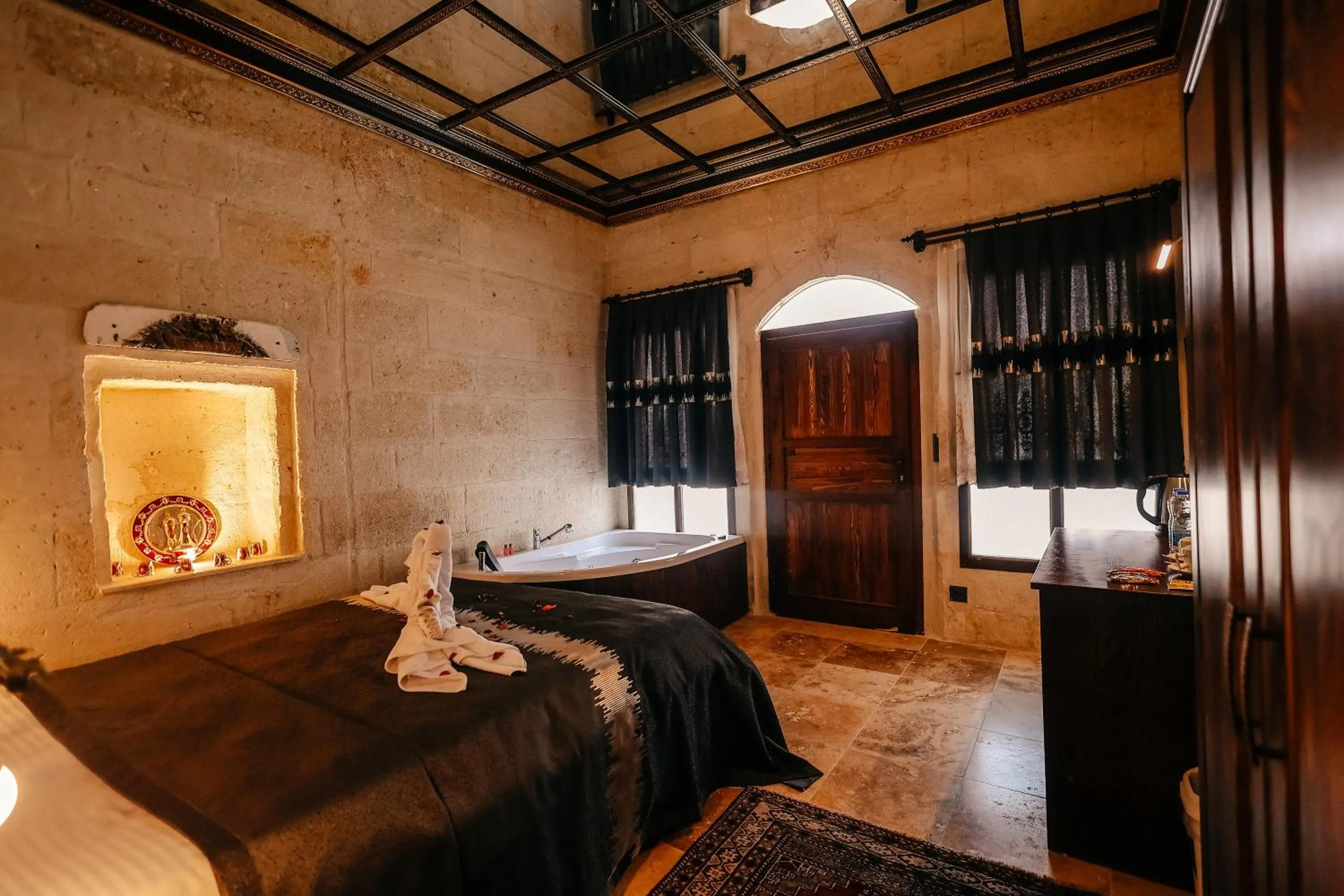 Bed in Zümrütü anka cave