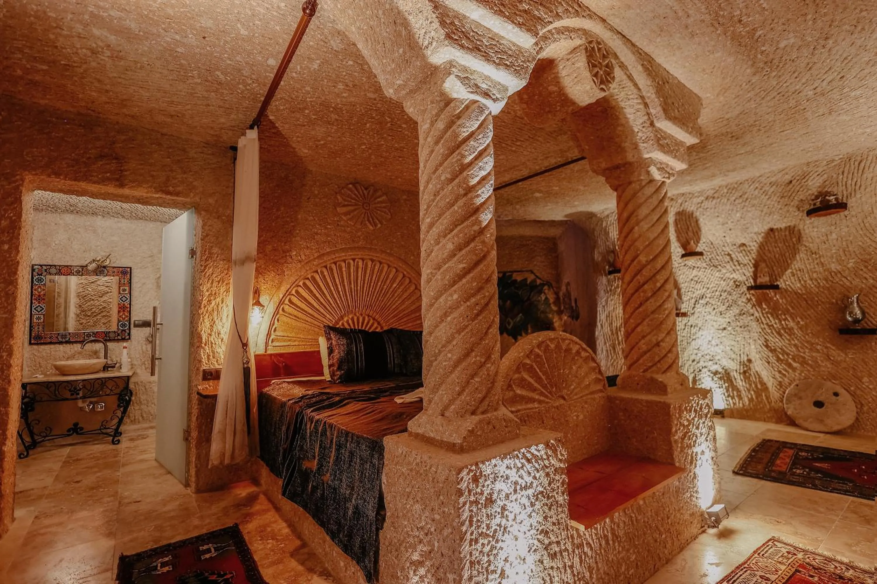 Bed in Zümrütü anka cave