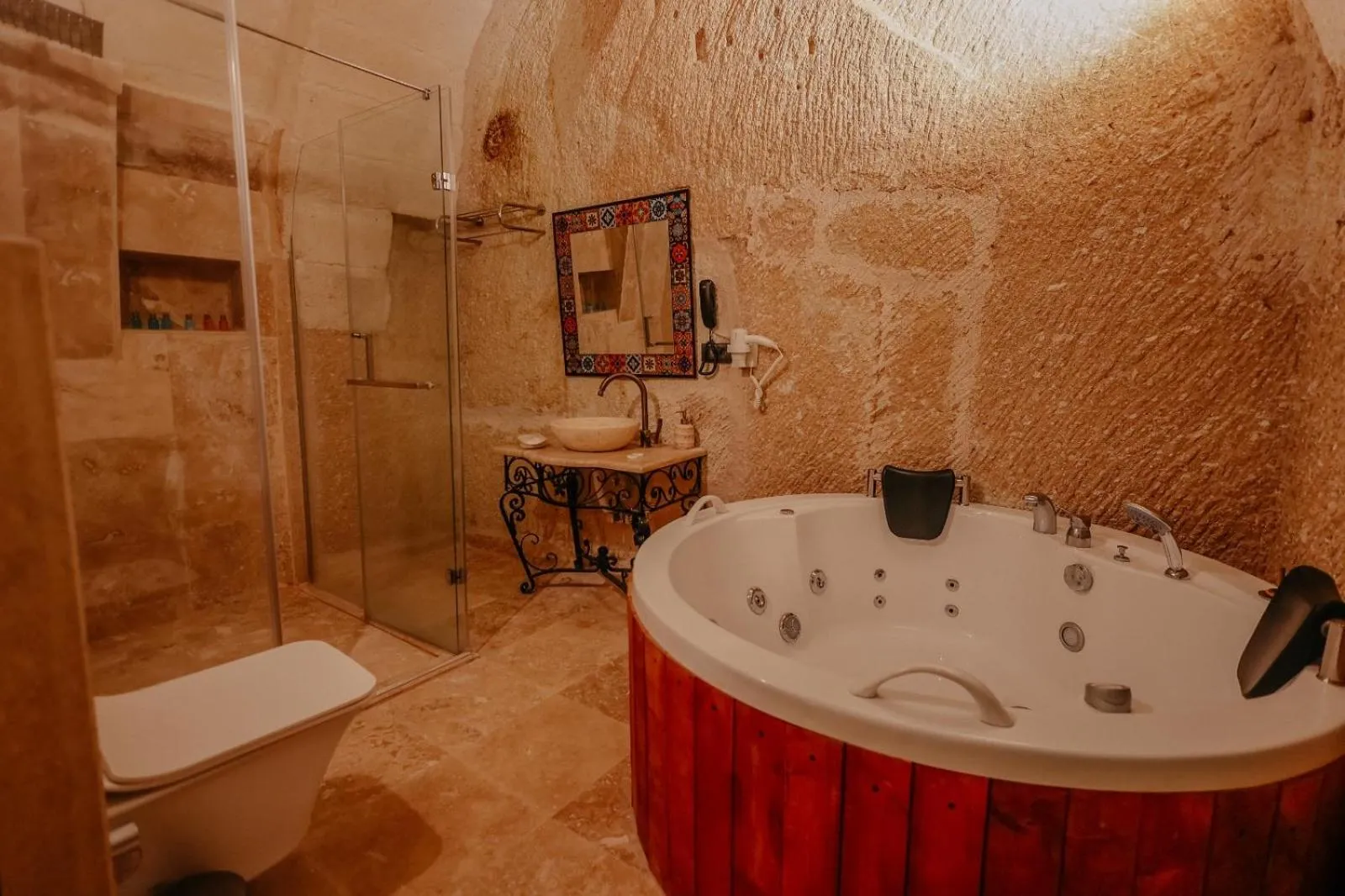 Bathroom in Zümrütü Anka Cave