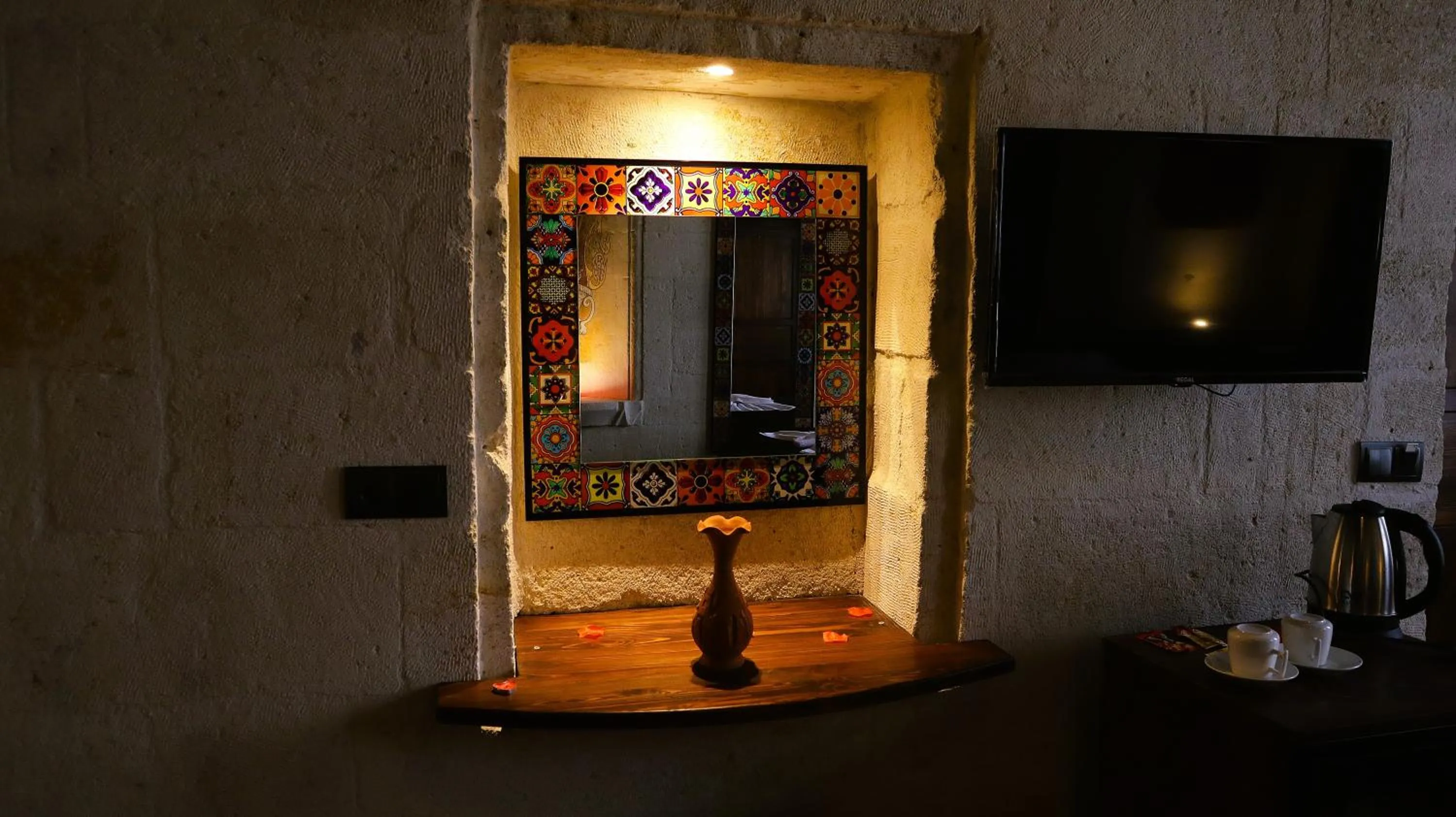 TV and multimedia in Zümrütü anka cave