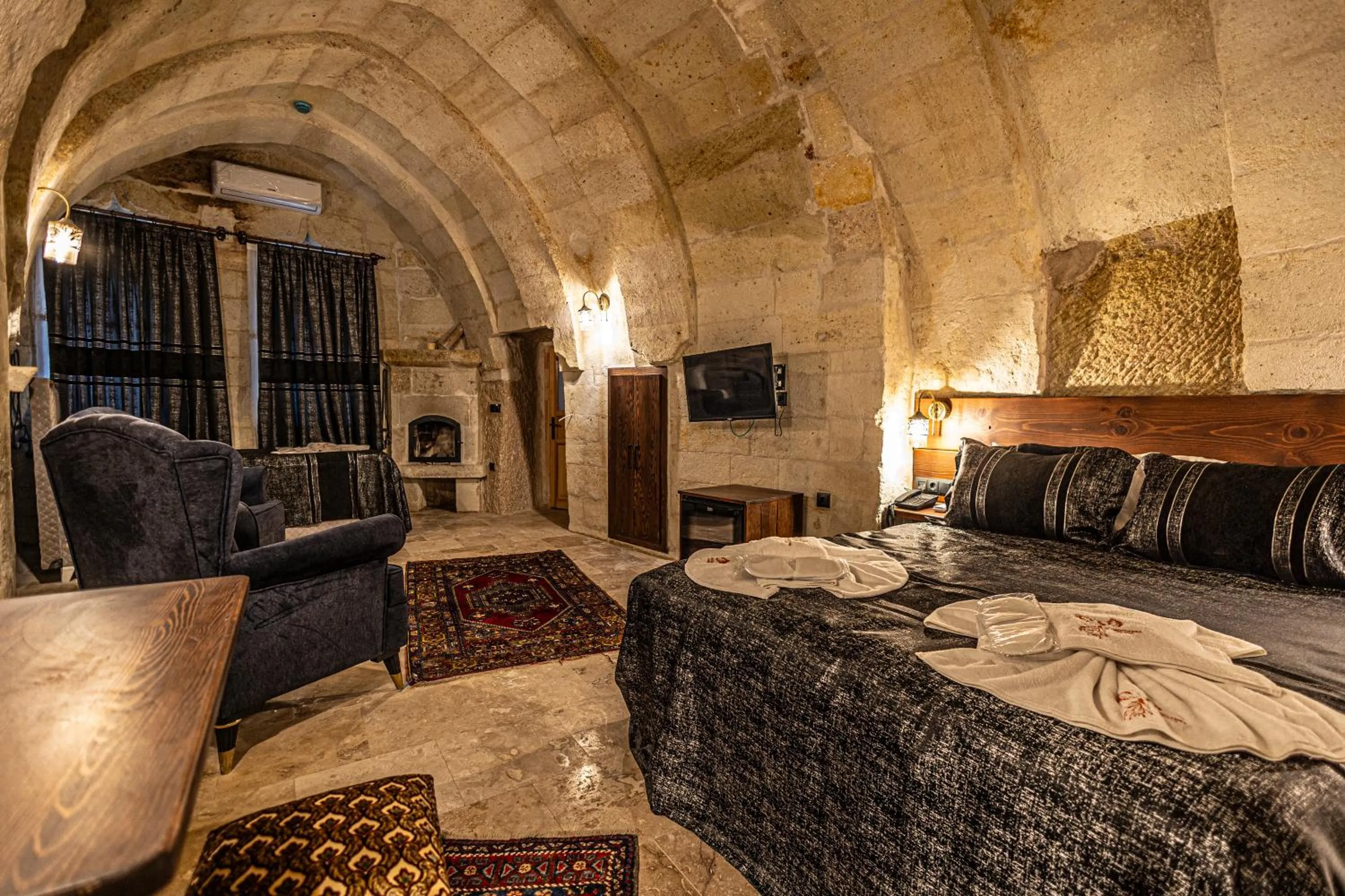 Breakfast, Bed in Zümrütü anka cave