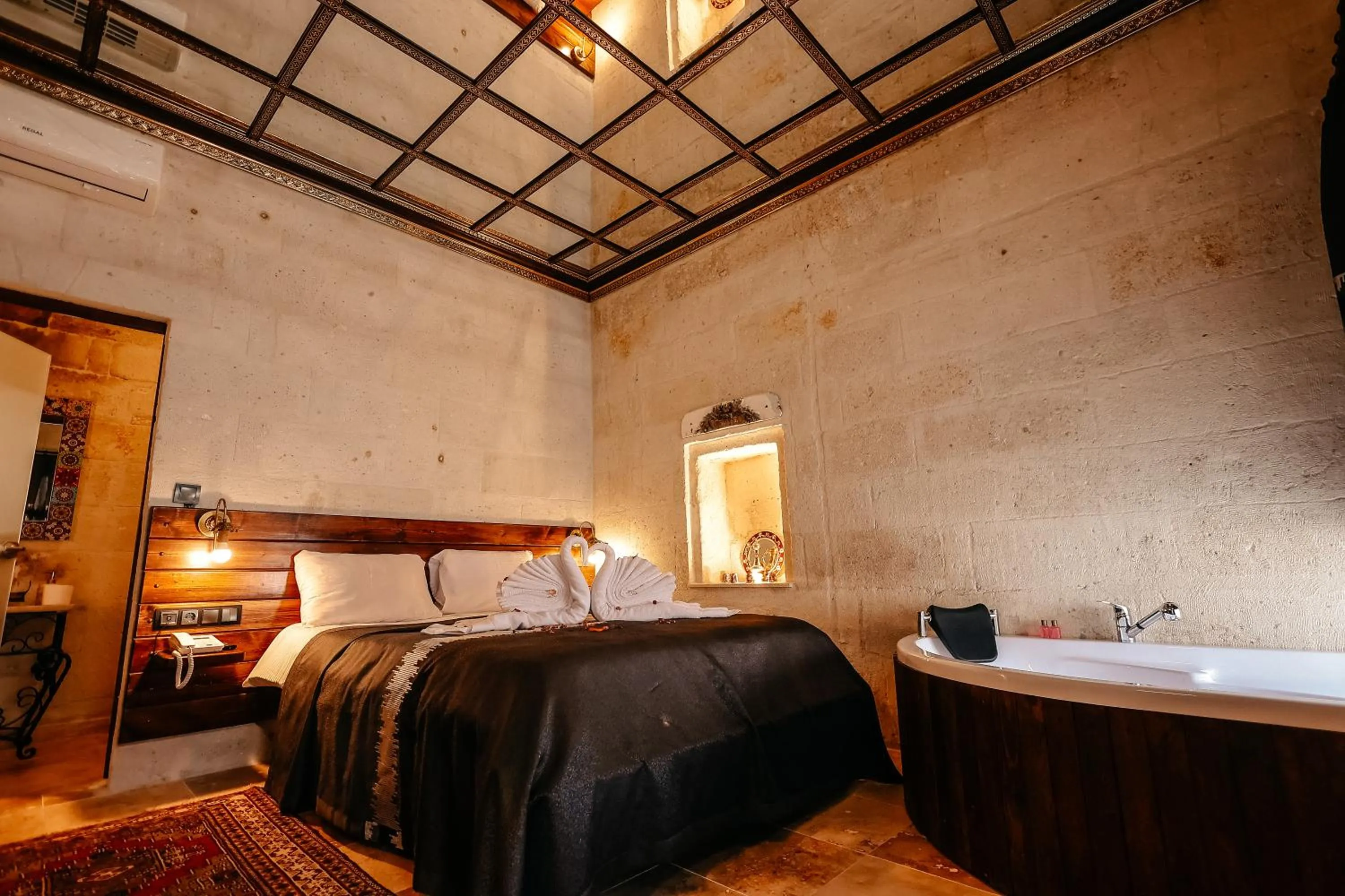 Bed in Zümrütü anka cave