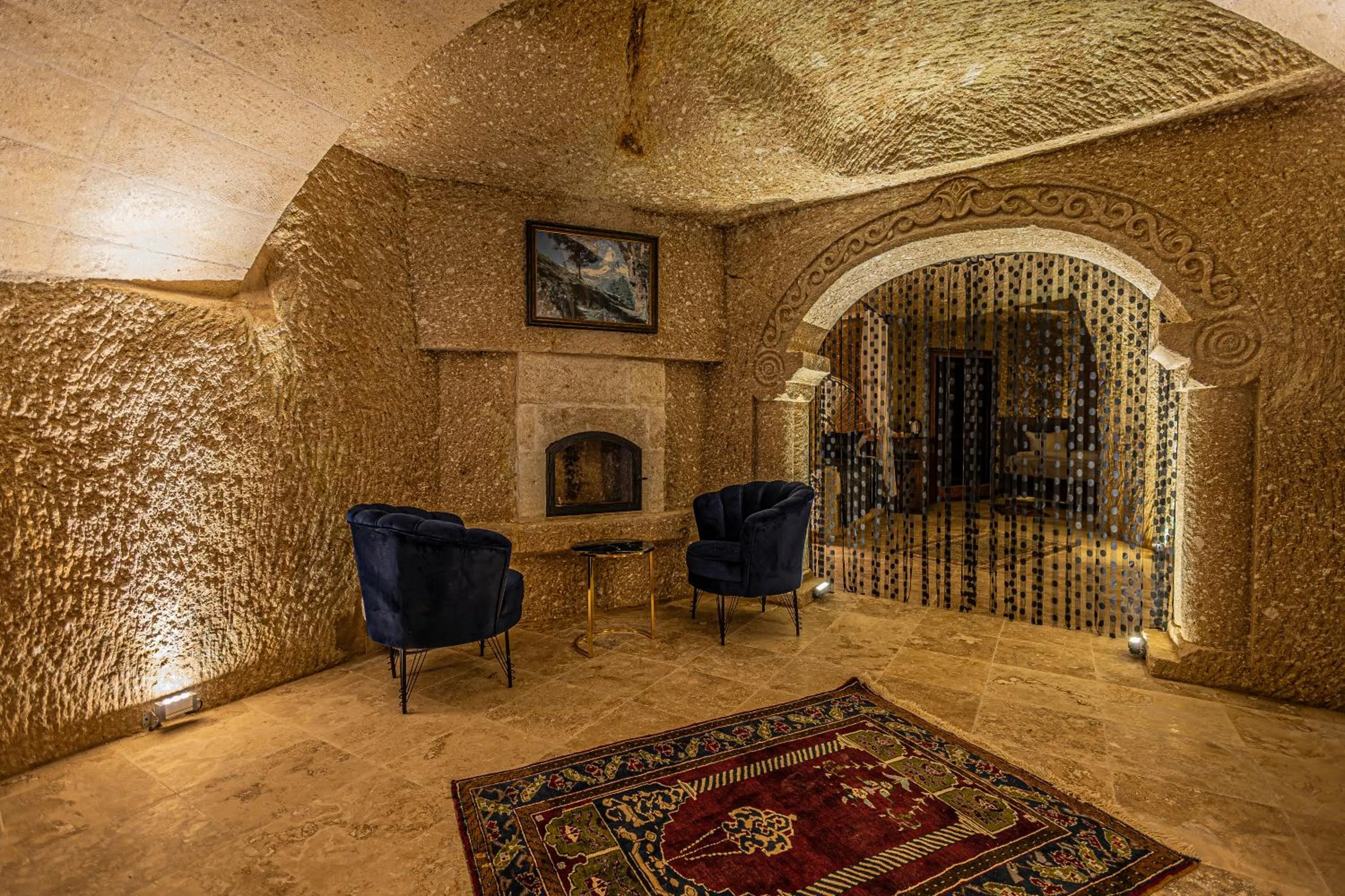 Breakfast in Zümrütü anka cave