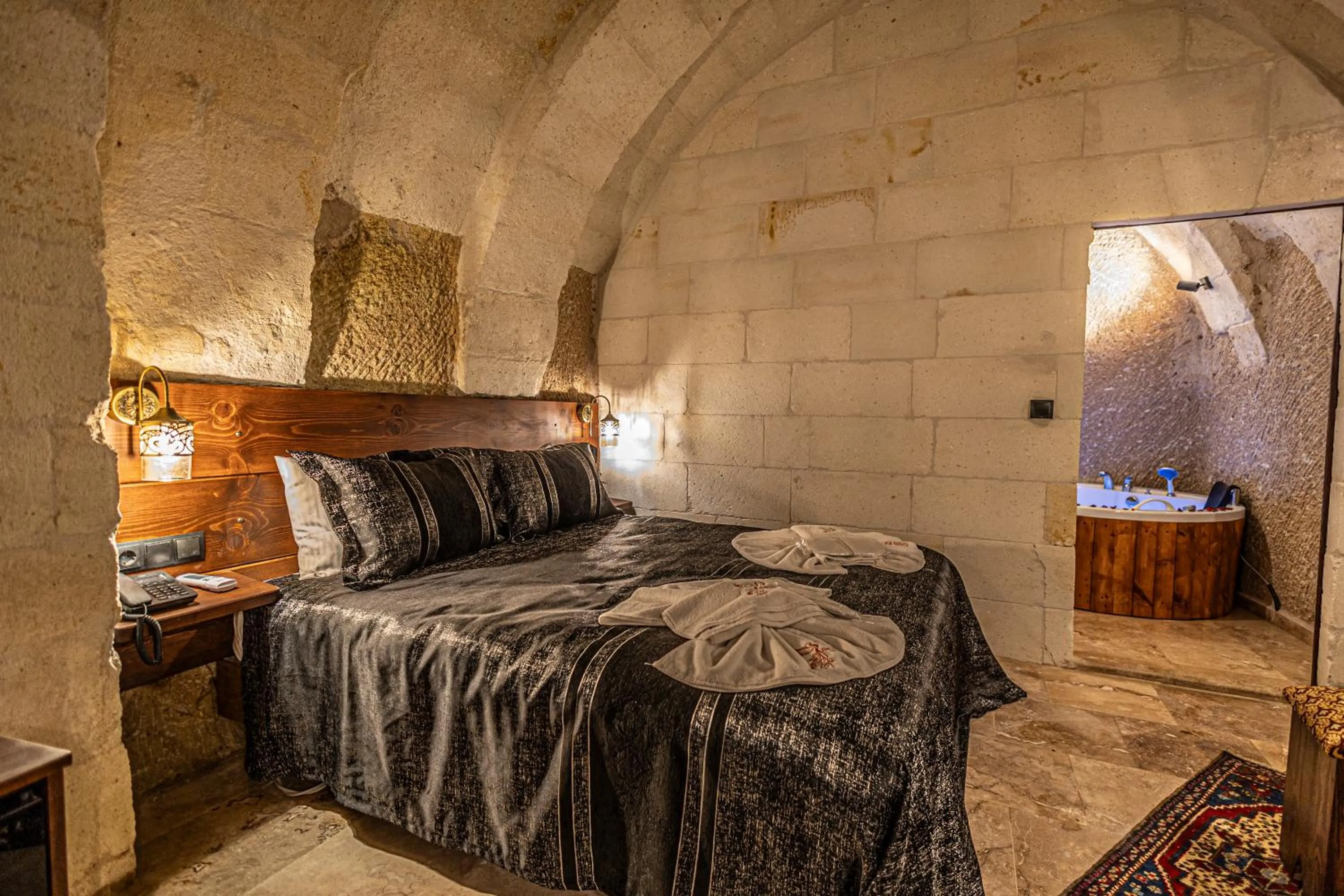 Breakfast, Bed in Zümrütü anka cave