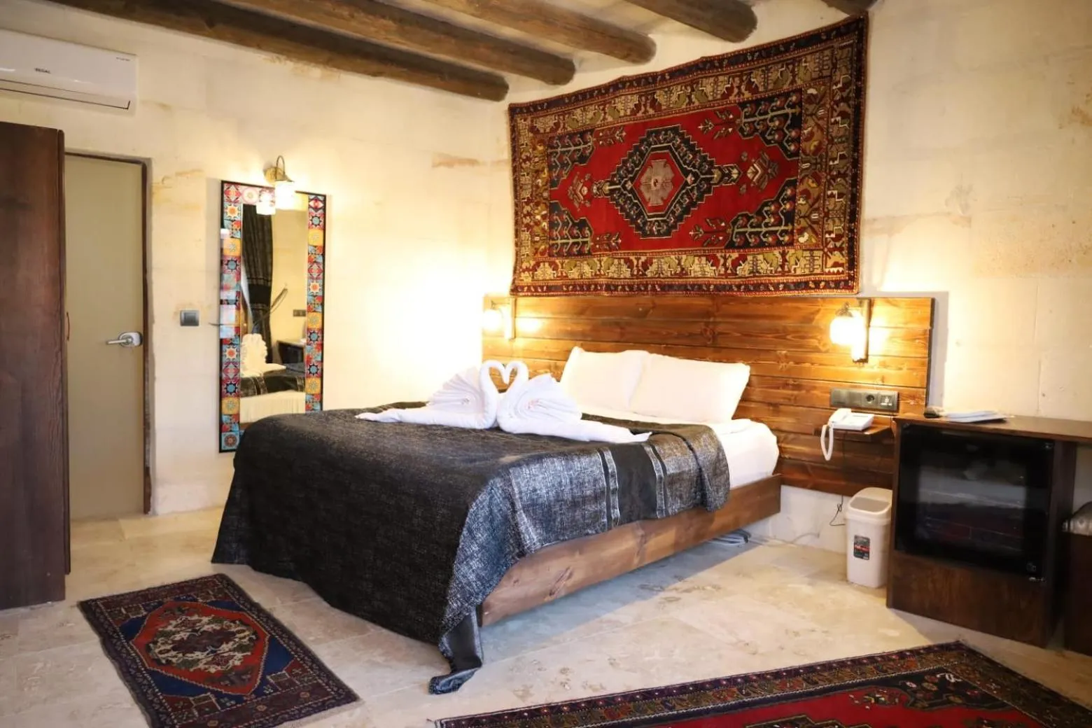 Bed in Zümrütü anka cave