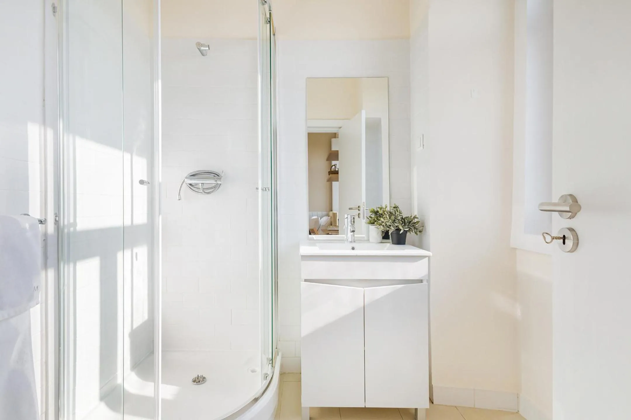 Shower in Metropolitan Living Lisbon - Campolide