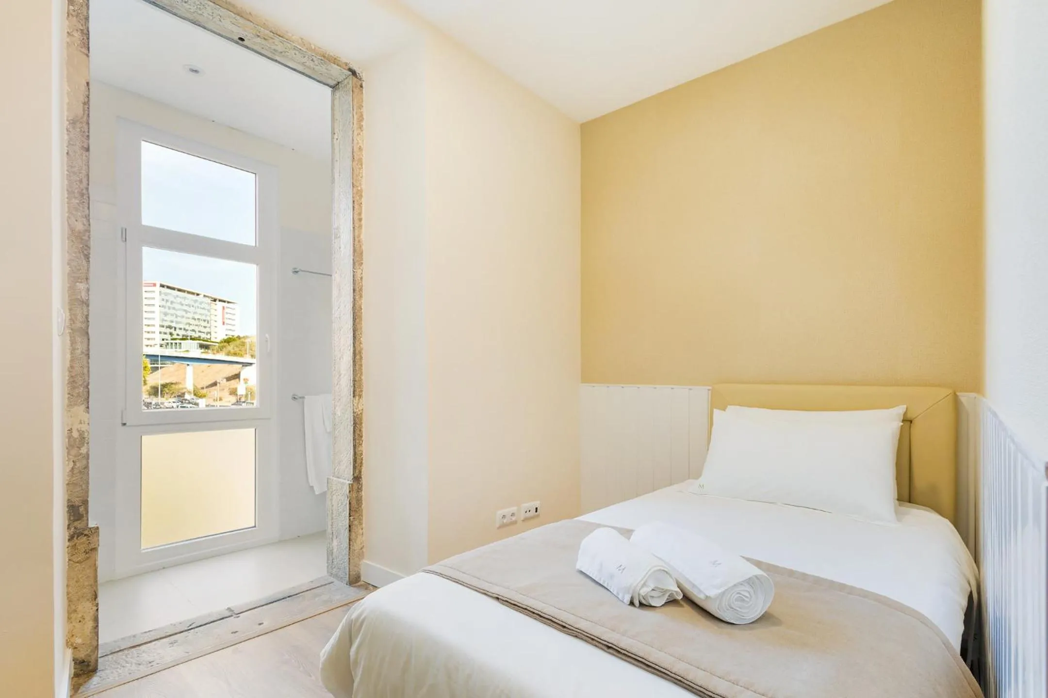 Bed in Metropolitan Living Lisbon - Campolide